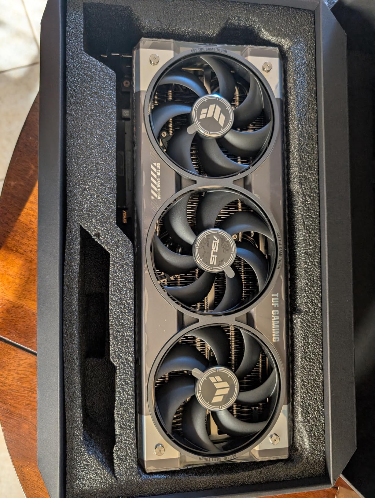 ASUS TUF GeForce RTX™ 5080 16GB GDDR7 OC Edition Graphics Card, NVIDIA, Desktop (PCIe® 5.0, HDMI®/DP 2.1, 3.6-Slot, Military-Grade Components, Protective PCB Coating, Axial-tech Fans, Vapor Chamber) customer photo 1