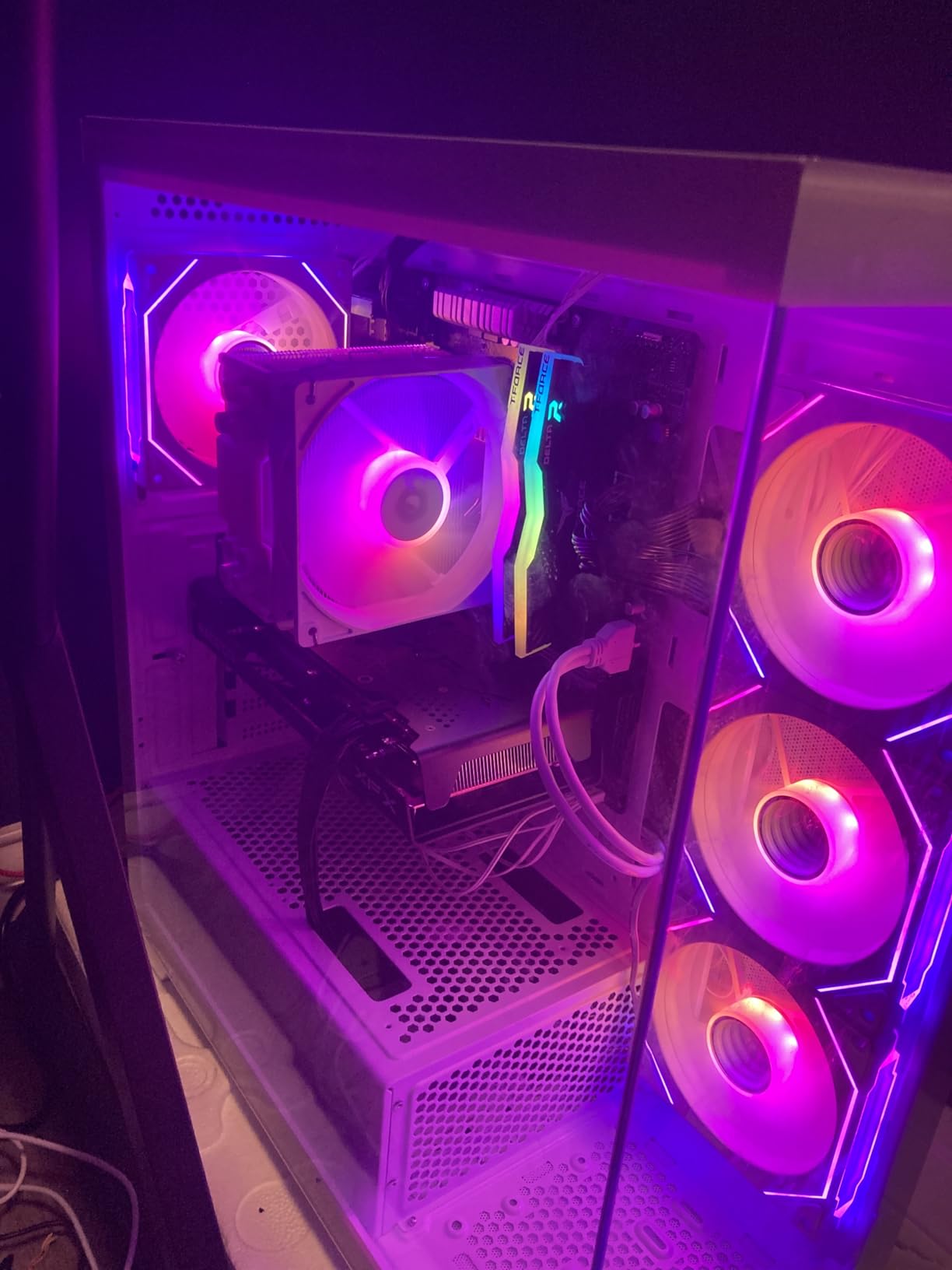 XFX Speedster SWFT210 Radeon RX 7600 Graphics Card with 8GB GDDR6 HDMI 3xDP, AMD RDNA 3 RX-76PSWFTFA customer photo 1