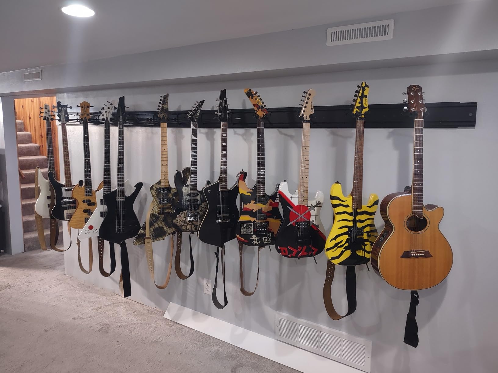 Guitar Wall Mount Hangers for Multiple Guitars, Adjustable Rubber Cradles Guitar Wall Rack, Fixed Clips, Strong Aluminum Acoustic & Electric Guitars Rack, Bass Holder, Violin Ukulele Organizer customer photo 2