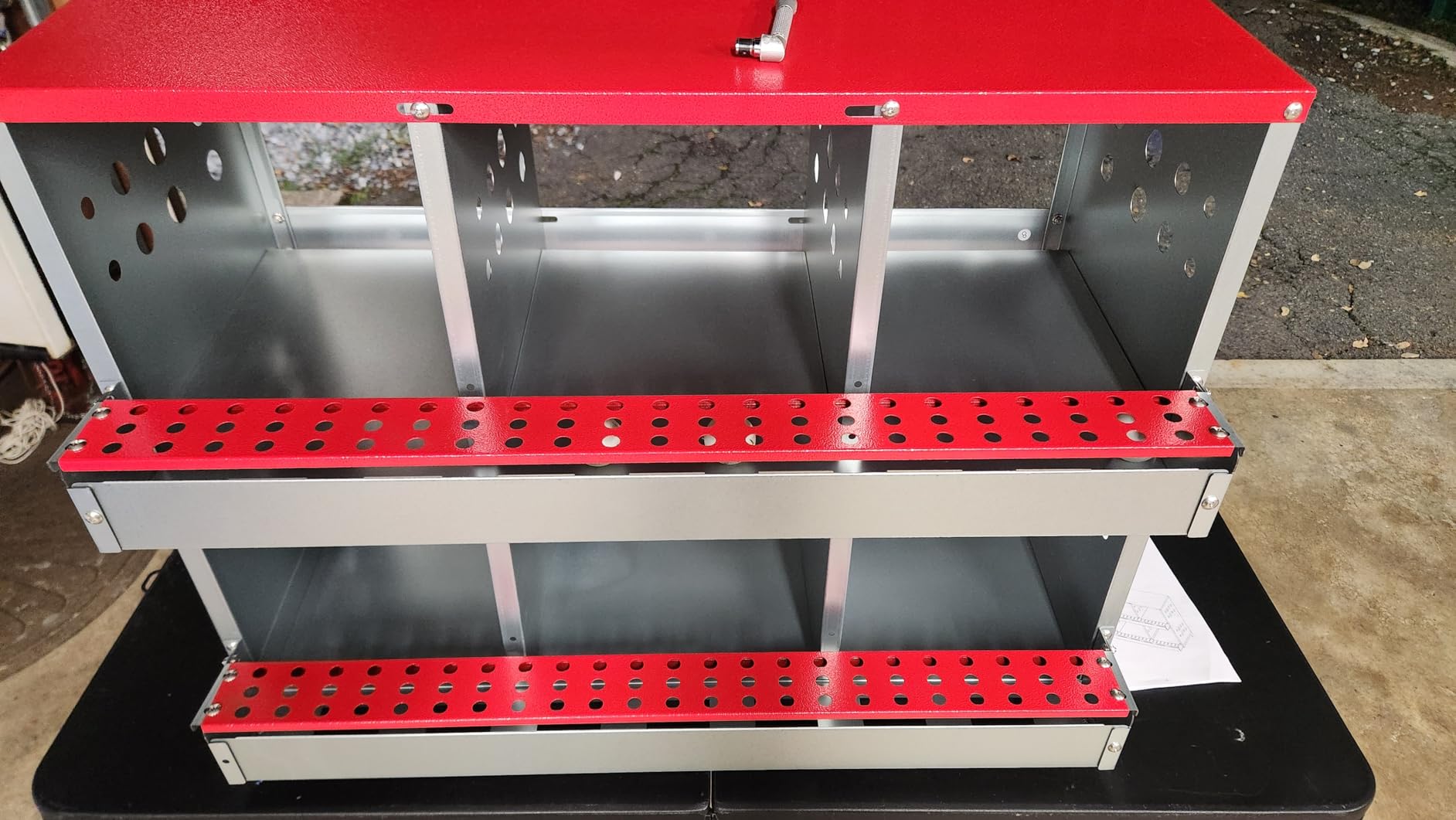 Chicken Nesting Boxes, 6 Compartments Metal Chicken Laying Box with Roll Out Egg Collection with Large Vented Holes for Chickens, Hens, Ducks, Large Egg Laying Boxes customer photo 1