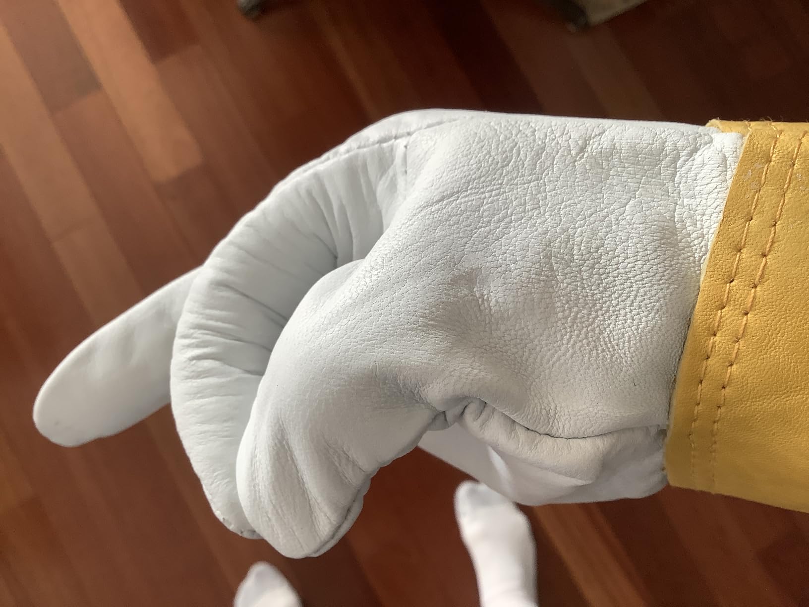 Beekeeping Gloves - Sting-proof Goatskin Beekeeping Gloves, Professional Bee Protection, 3-Layer Sleeve, Elastic Cuff, Comfortable and Breathable customer photo 1
