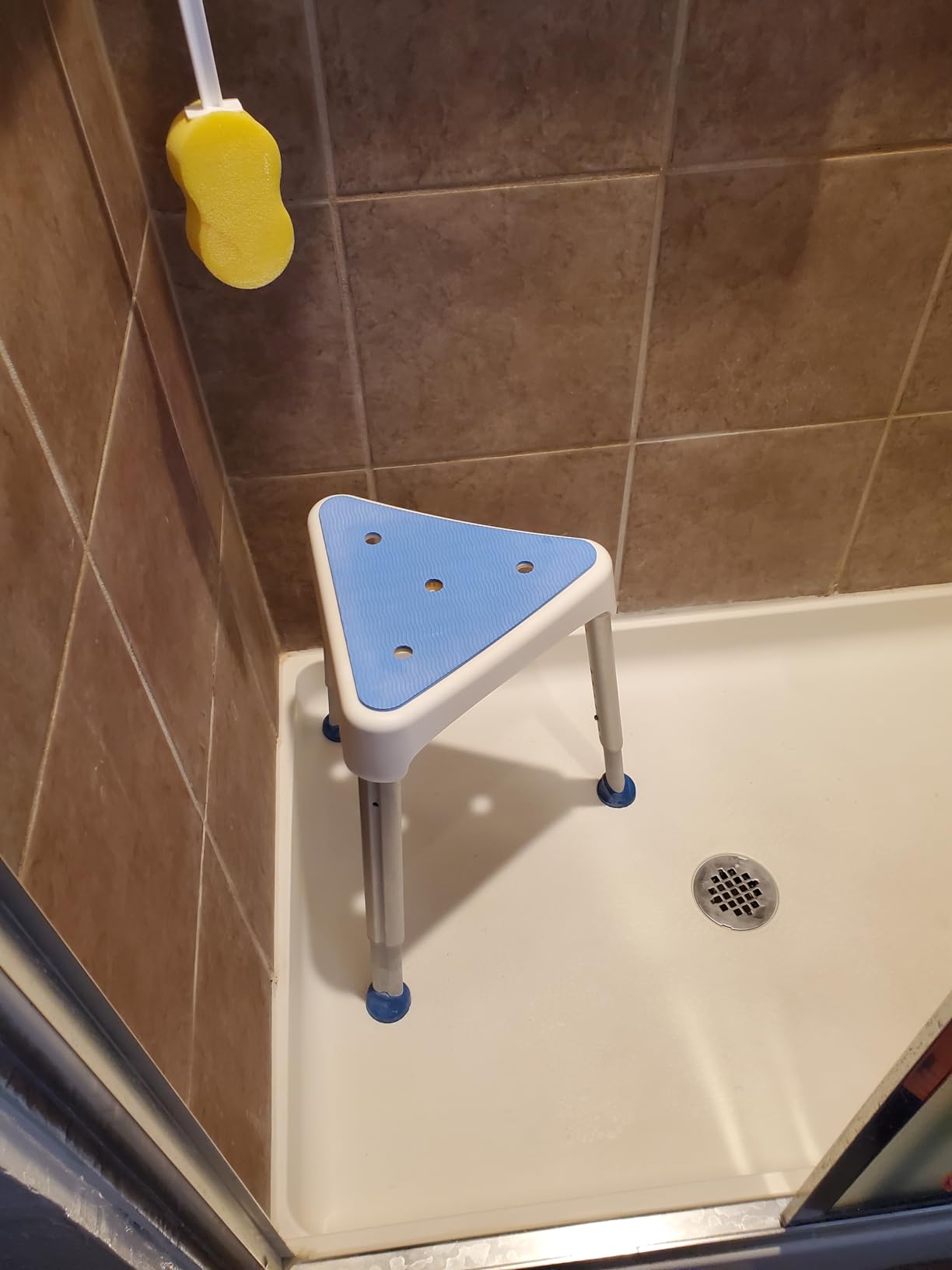 Space-Saving Triangular Shower Chair for Inside Shower, FSA/HSA Eligible 400 lbs Adjustable Shower Stool for Elderly and Disabled, Non-Slip Bathtub Chair with Stable-Bracing, Tool-Free Assembly, White customer photo 1