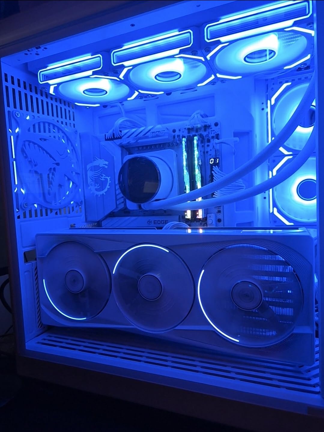GIGABYTE AORUS GeForce RTX 5080 Master ICE 16G Graphics Card, WINDFORCE Cooling System, 16GB 256-bit GDDR7, GV-N5080AORUSM ICE-16GD Video Card customer photo 1