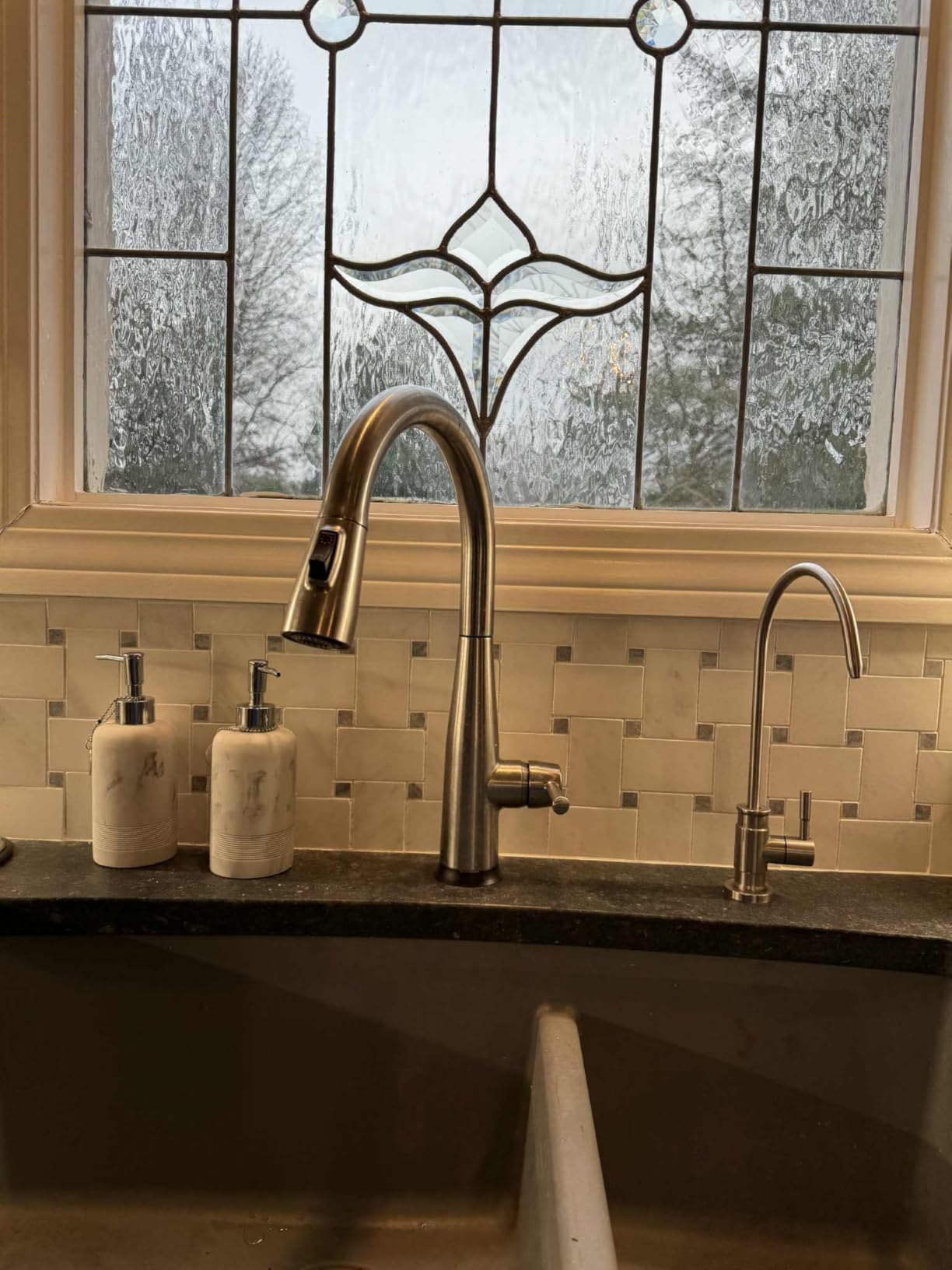 Delta Faucet Essa Touchless Kitchen Faucet with Touch Technology, Brushed Nickel Kitchen Sink Faucet with Pull Down Sprayer, Arctic Stainless 9113TL-AR-DST customer photo 1