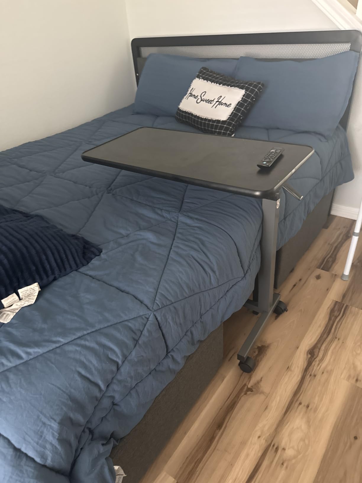Vaunn Medical Pneumatic Adjustable Overbed Bedside Table with Wheels (Hospital and Home Use) customer photo 1