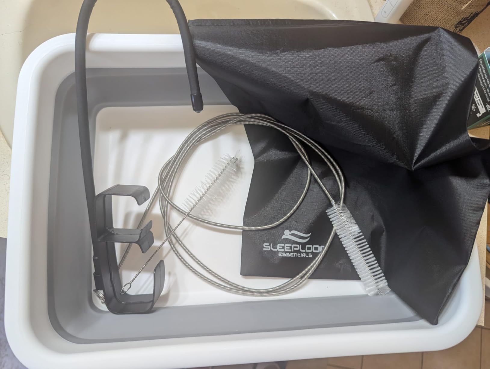 CPAP Cleaning Kit Hose and Mask for CPAP Hanger Dryer with 6.9 ft Thick Wire Brush, Collapsible Wash Basin, Compatible with 22mm and 15mm Hose customer photo 1