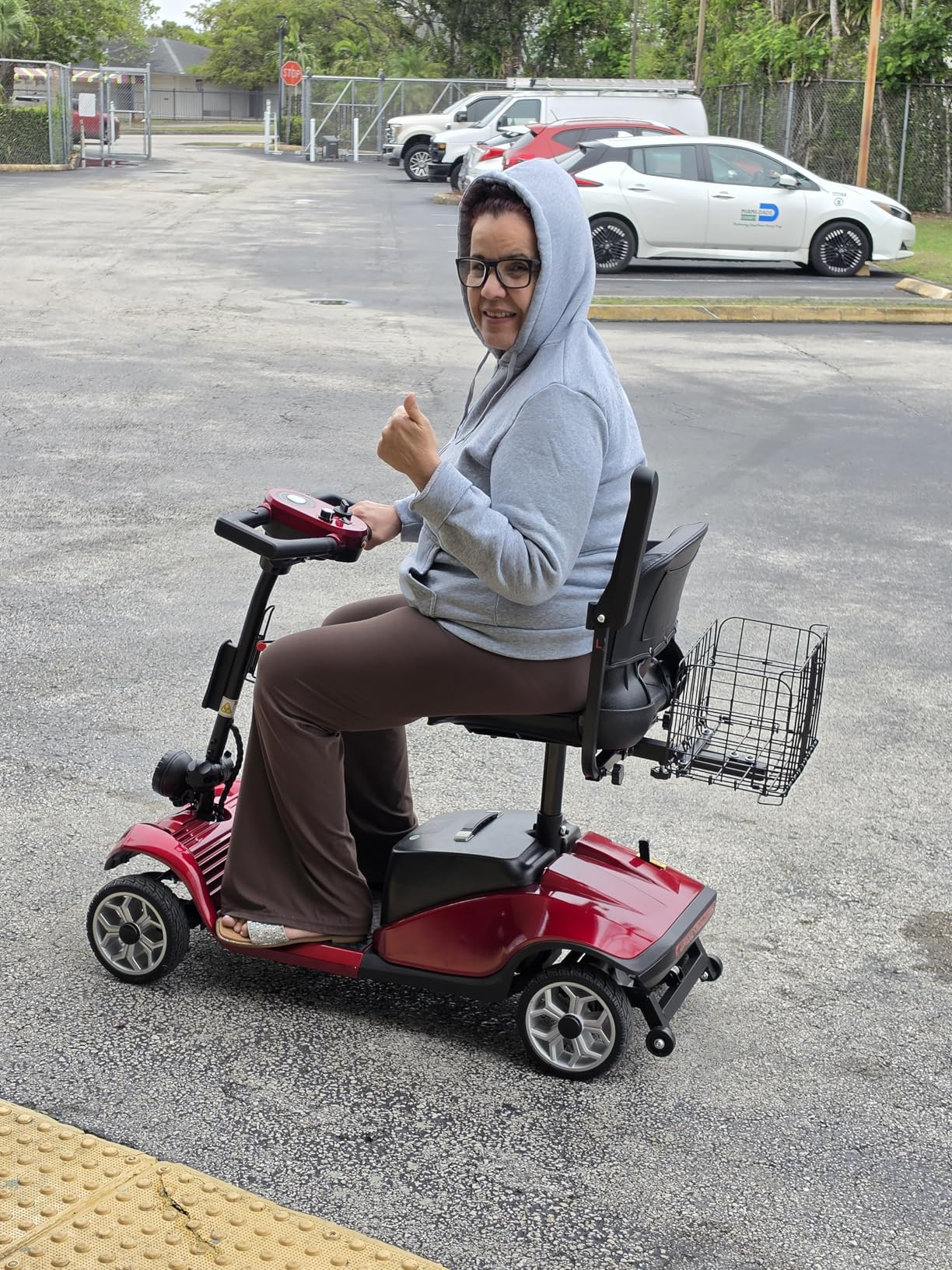 4-Wheel Mobility Scooter with Suspension & Phone Holder, 350W Mobility Scooters for Seniors/Adults with Detachable Lithium Battery, 330LBS Capacity 18Miles Electric Wheelchair, Front & Rear Basket customer photo 1