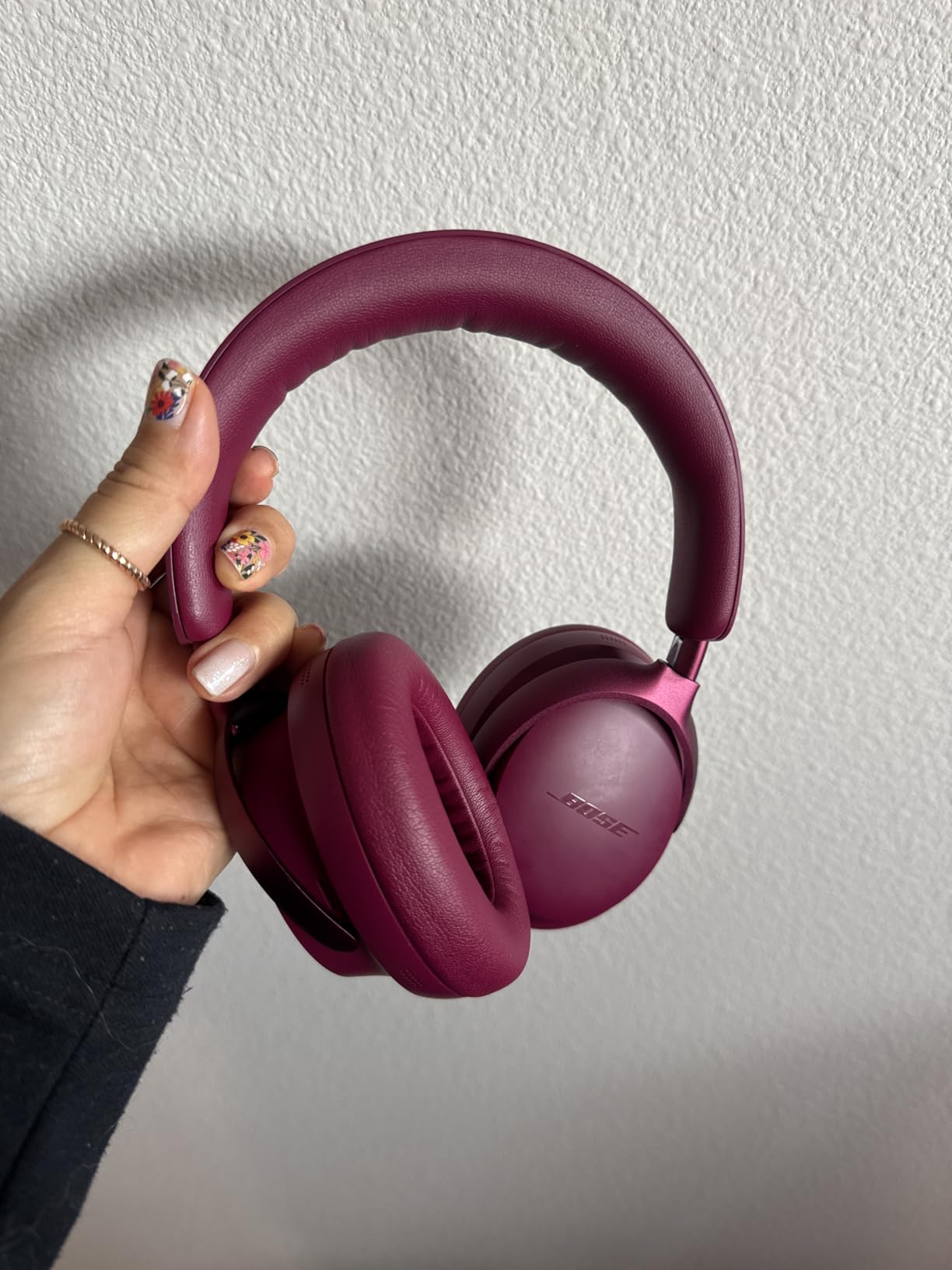 QuietComfort Ultra Bluetooth Headphones, Wireless Headphones with Spatial Audio, Over Ear Noise Cancelling with Mic, Up to 24 Hours of Playtime, Deep Plum - Limited Edition Color customer photo 1