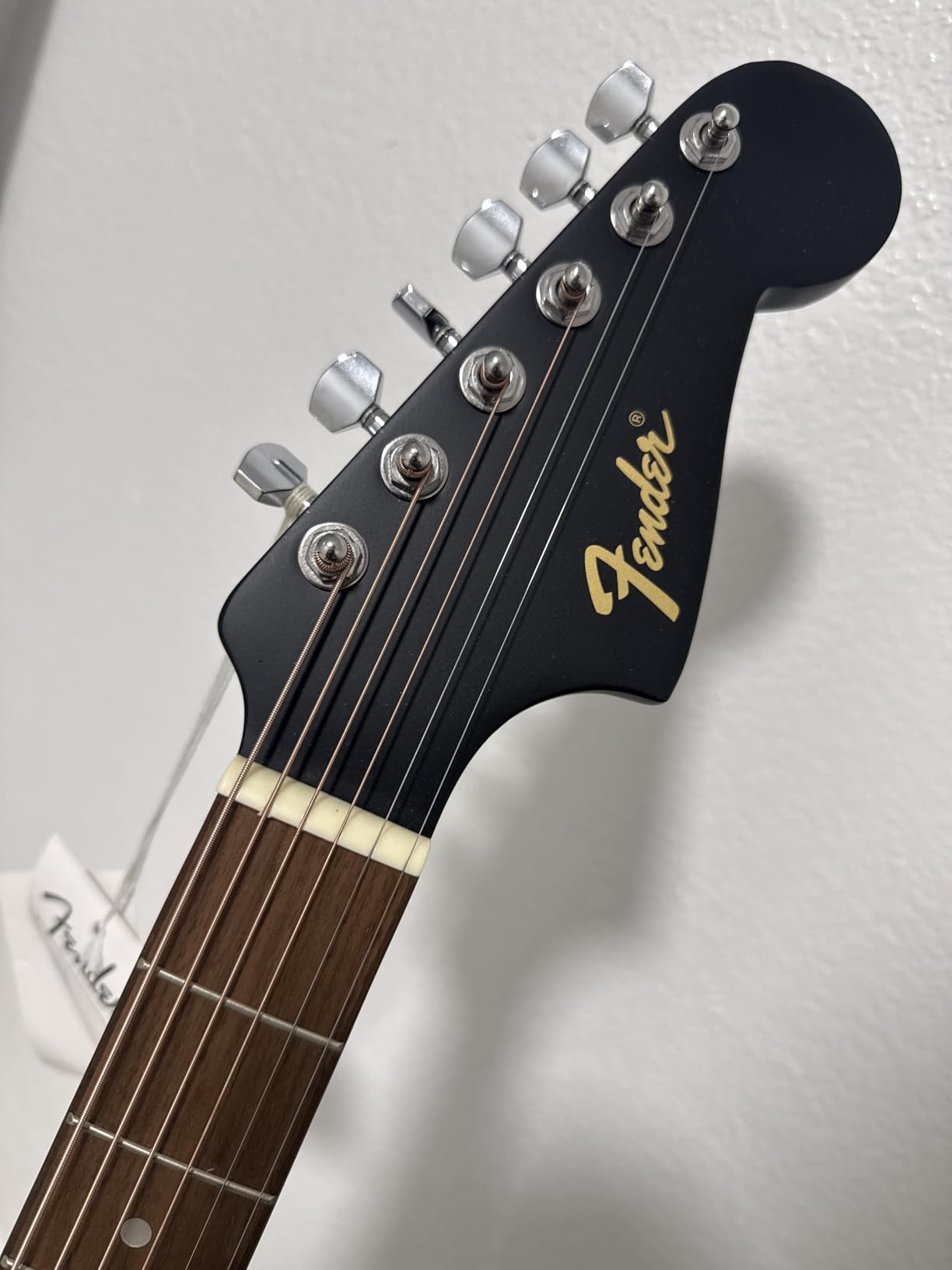 Fender California Debut Redondo CE Series Acoustic Guitar, Beginner Guitar, 2-Year Warranty, Includes Built-In Tuner, Black customer photo 2