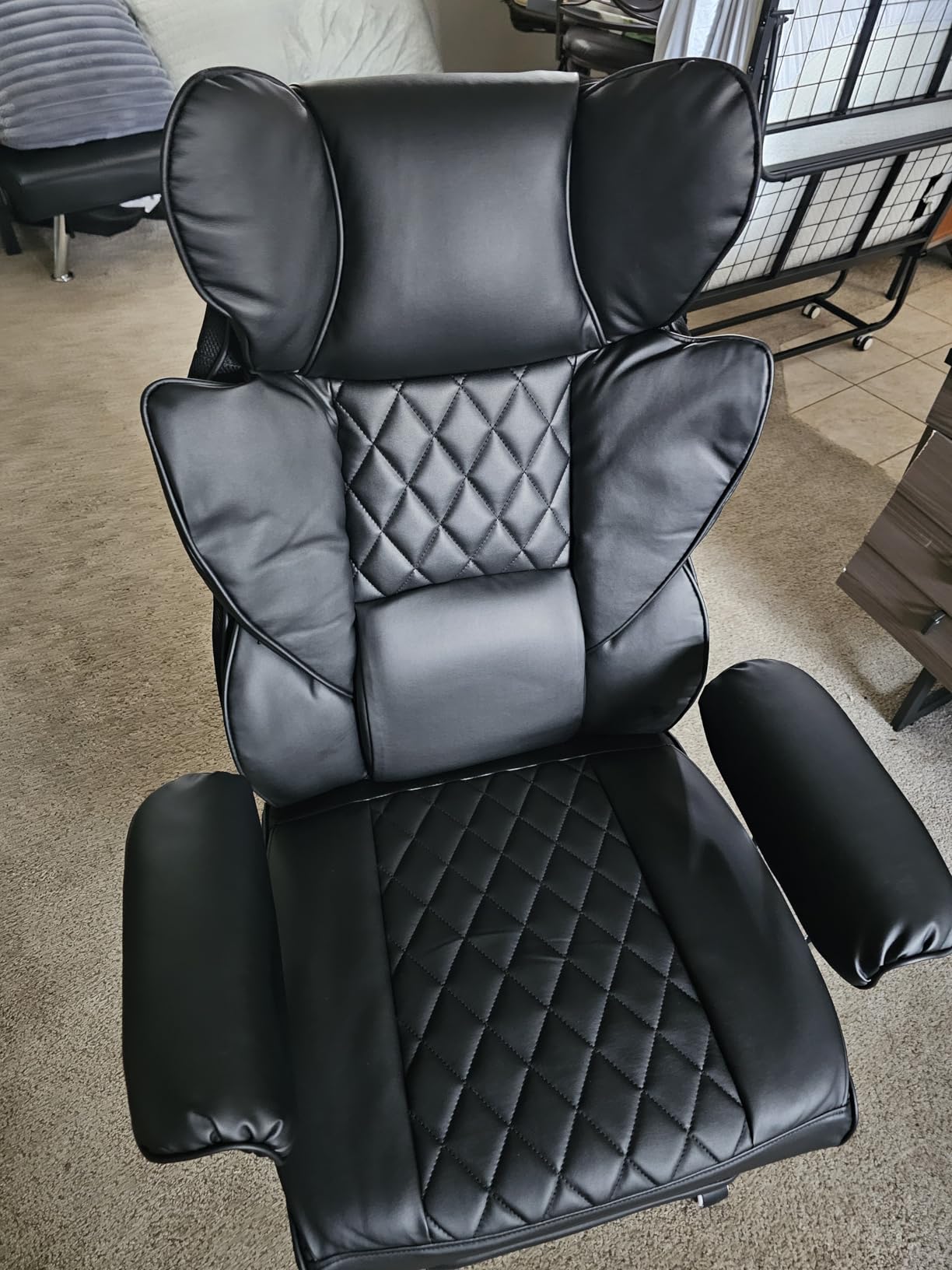 GTPLAYER Gaming Chair, Office Chair with Pocket Spring Lumbar Support, Ergonomic Comfortable Wide Office Desk Computer Chair with Outward Fixed Soft Armrests and Footrest (PU Leather, Black) customer photo 2