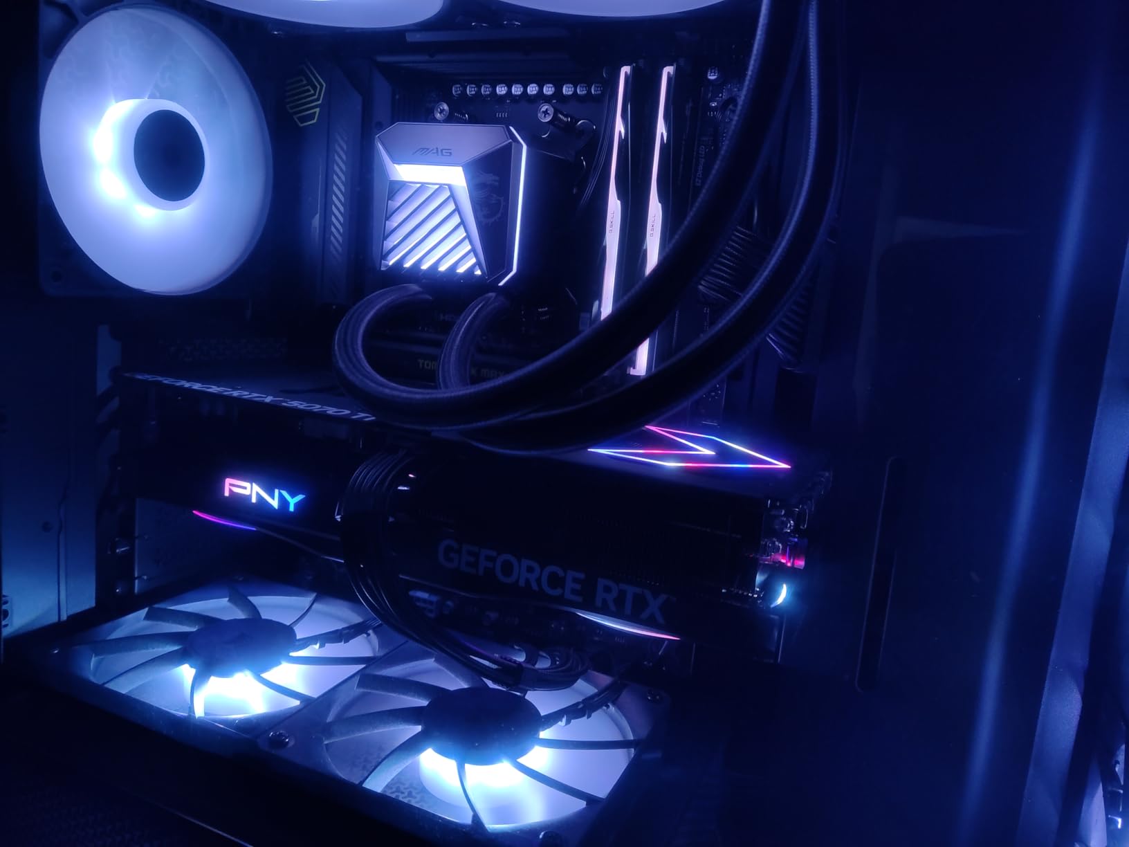 PNY NVIDIA GeForce RTX 5070 Ti OC Triple Fan Graphics Card (16GB GDDR7, 256-bit, Boost Speed: 2572 MHz, PCIe 5.0, HDMI/DP 2.1, 2.98-Slot, Blackwell Architecture, DLSS 4) customer photo 2