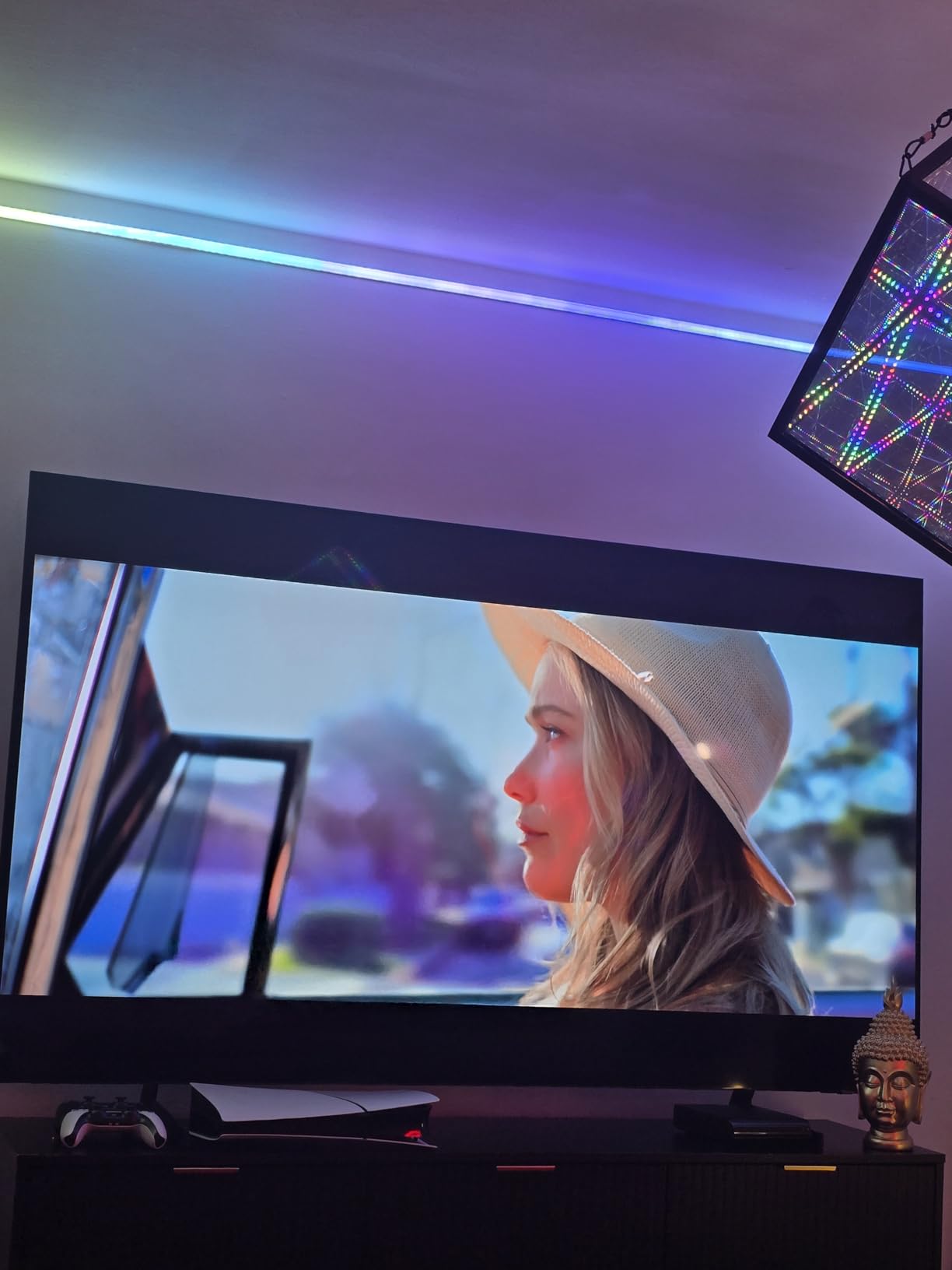 Samsung 77-Inch Class OLED 4K S85F Series, Vision AI Smart TV (2025 Model, 77S85F) Object Tracking Sound Lite w/Dolby Atmos, NQ4 AI Gen2 Processor customer photo 2