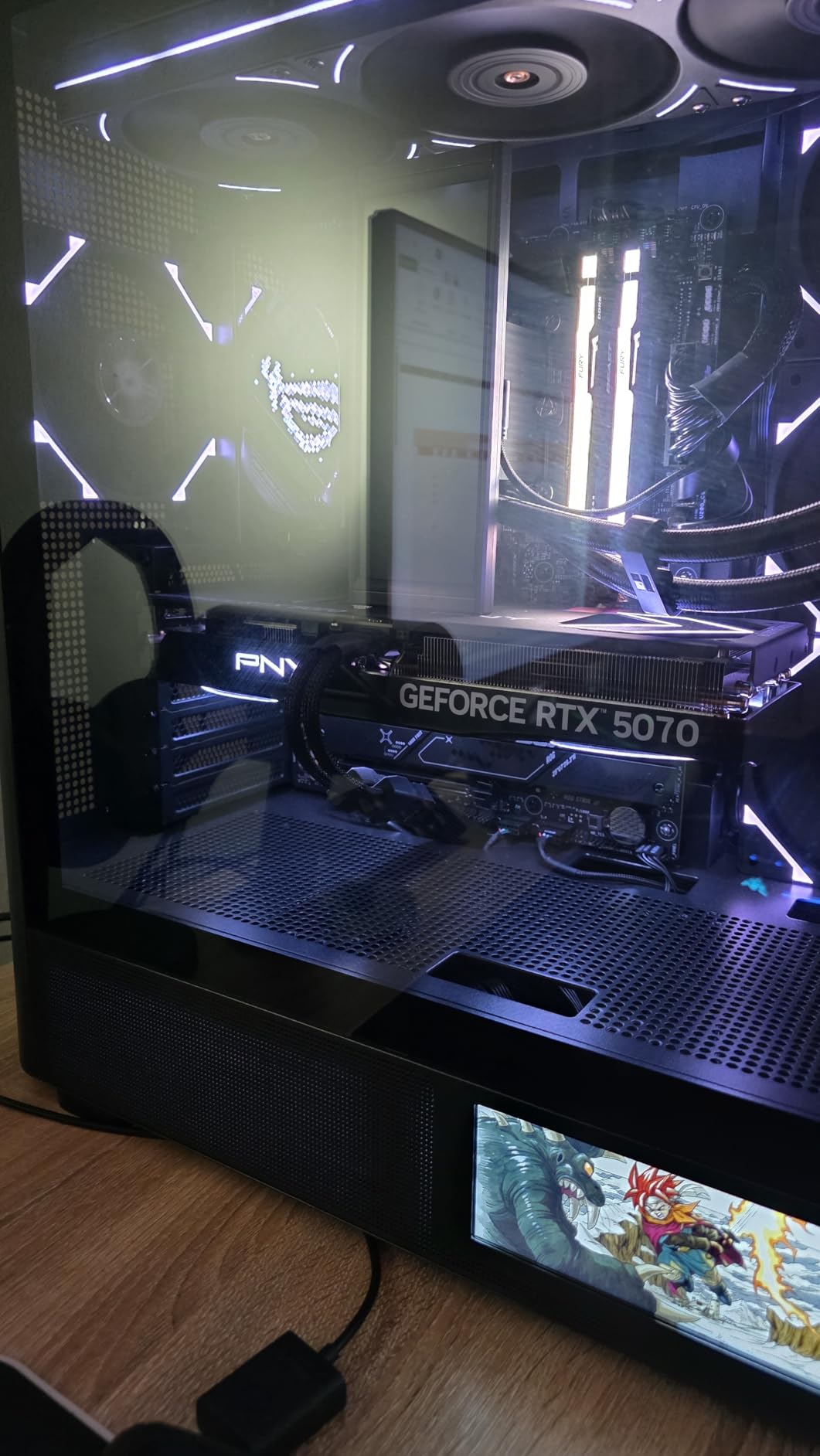 NVIDIA GeForce RTX™ 5070 Epic-X™ ARGB OC Triple Fan, Graphics Card (12GB GDDR7, 192-bit, Boost Speed: 2685 MHz, SFF-Ready, PCIe® 5.0, HDMI®/DP 2.1, 2.4-Slot, Blackwell Architecture, DLSS 4) customer photo 1