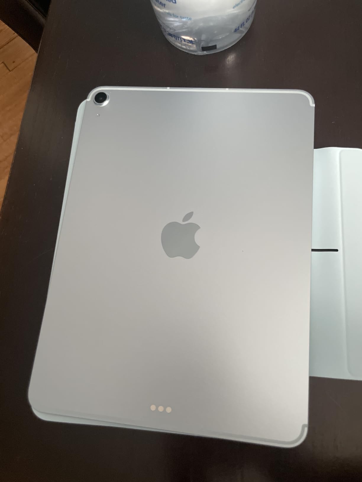 iPad Air 11-inch M3 chip, Liquid Retina Display, 256GB, Wi-Fi 6E + 5G Cellular, 12MP Cameras, Touch ID, All-Day Battery - Starlight customer photo 2