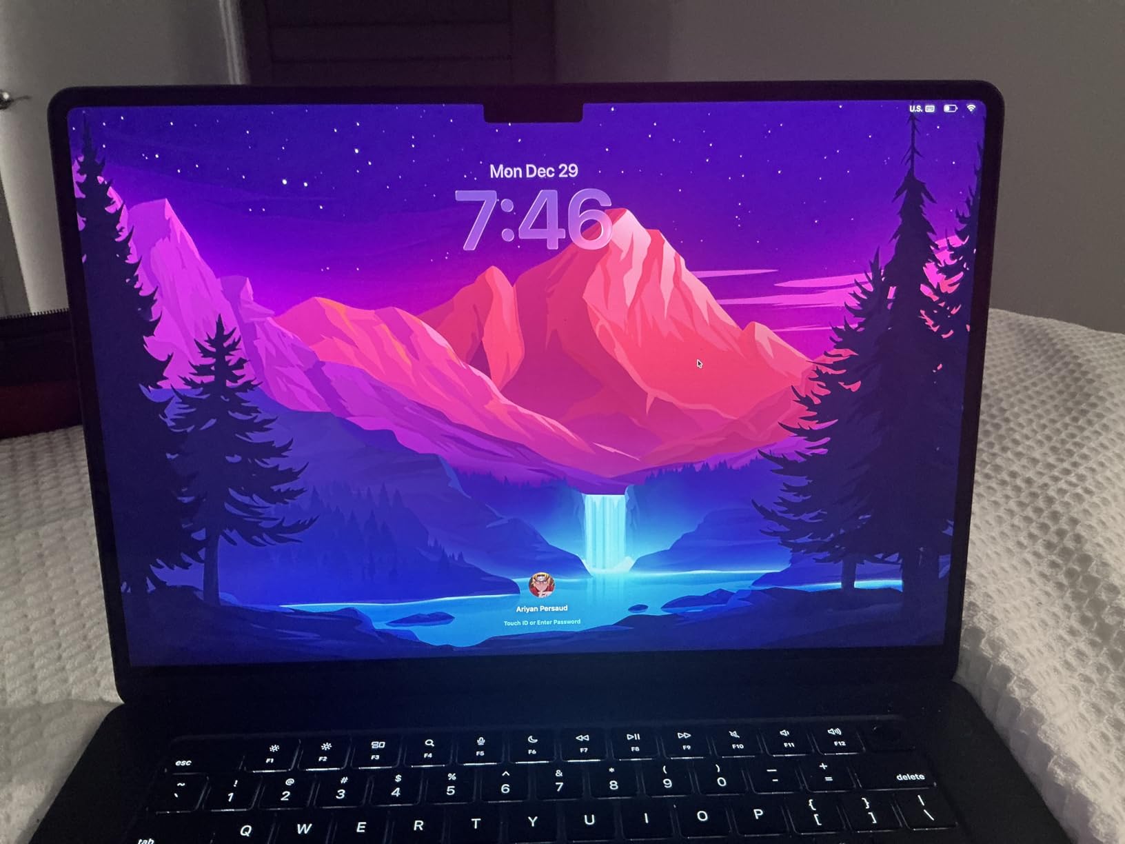 2025 MacBook Air 15-inch Laptop with M4 chip: Built for Apple Intelligence, 15.3-inch Liquid Retina Display, 16GB Unified Memory, 256GB SSD Storage, 12MP Center Stage Camera, Touch ID; Midnight customer photo 2