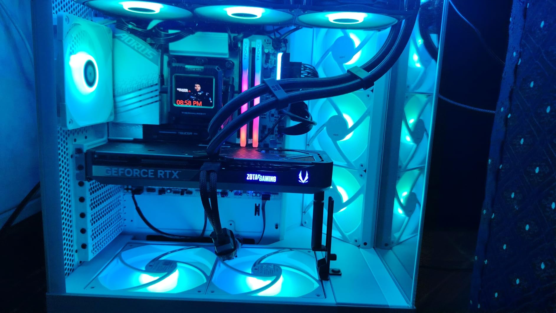 ZOTAC Gaming GeForce RTX 5070 Solid OC DLSS 4 12GB GDDR7 192-bit 28 Gbps PCIE 5.0 Gaming Graphics Card, IceStorm 2.0 Cooling, Spectra RGB Lighting customer photo 1
