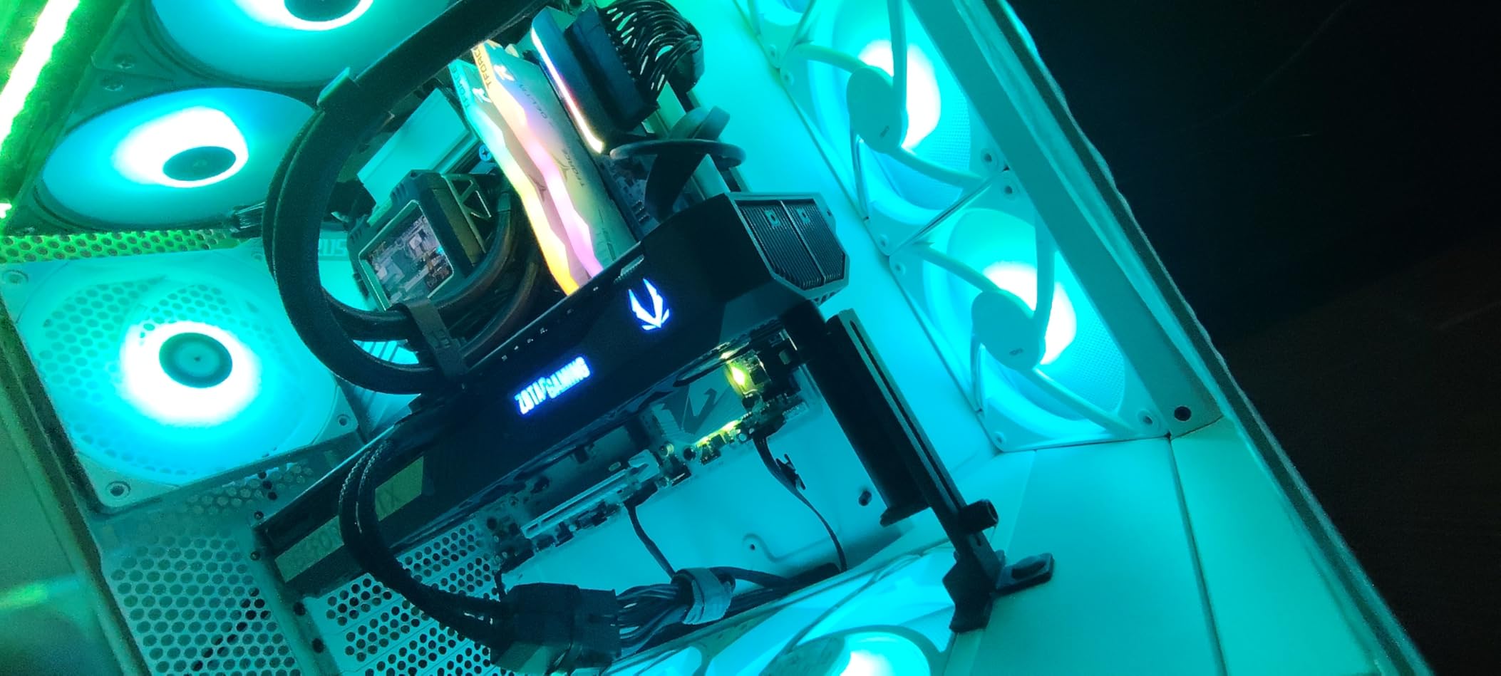 ZOTAC Gaming GeForce RTX 5070 Solid OC DLSS 4 12GB GDDR7 192-bit 28 Gbps PCIE 5.0 Gaming Graphics Card, IceStorm 2.0 Cooling, Spectra RGB Lighting customer photo 2