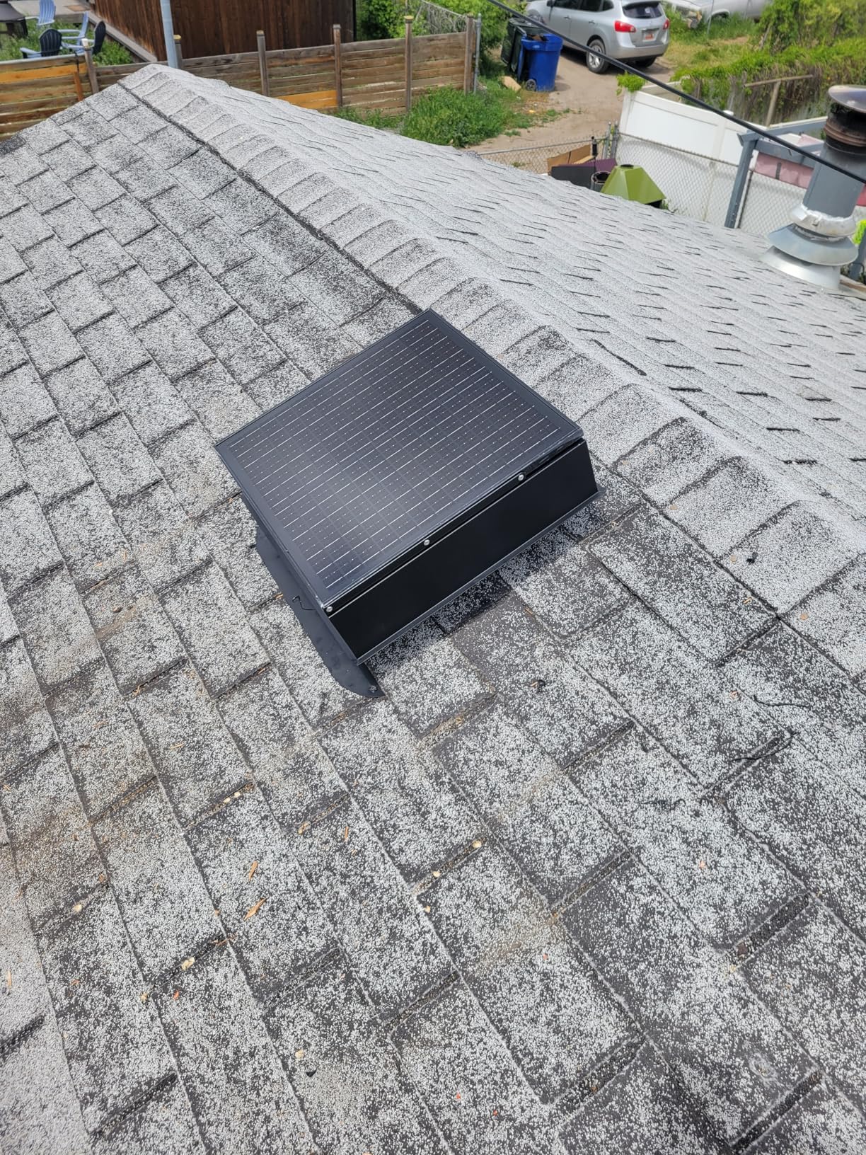 VEVOR 35W Solar Attic Fan, 2400 CFM with Auto Temp Control, Weatherproof, Low-Noise Automatic Ventilation for Attic, Shed, & Garage customer photo 1