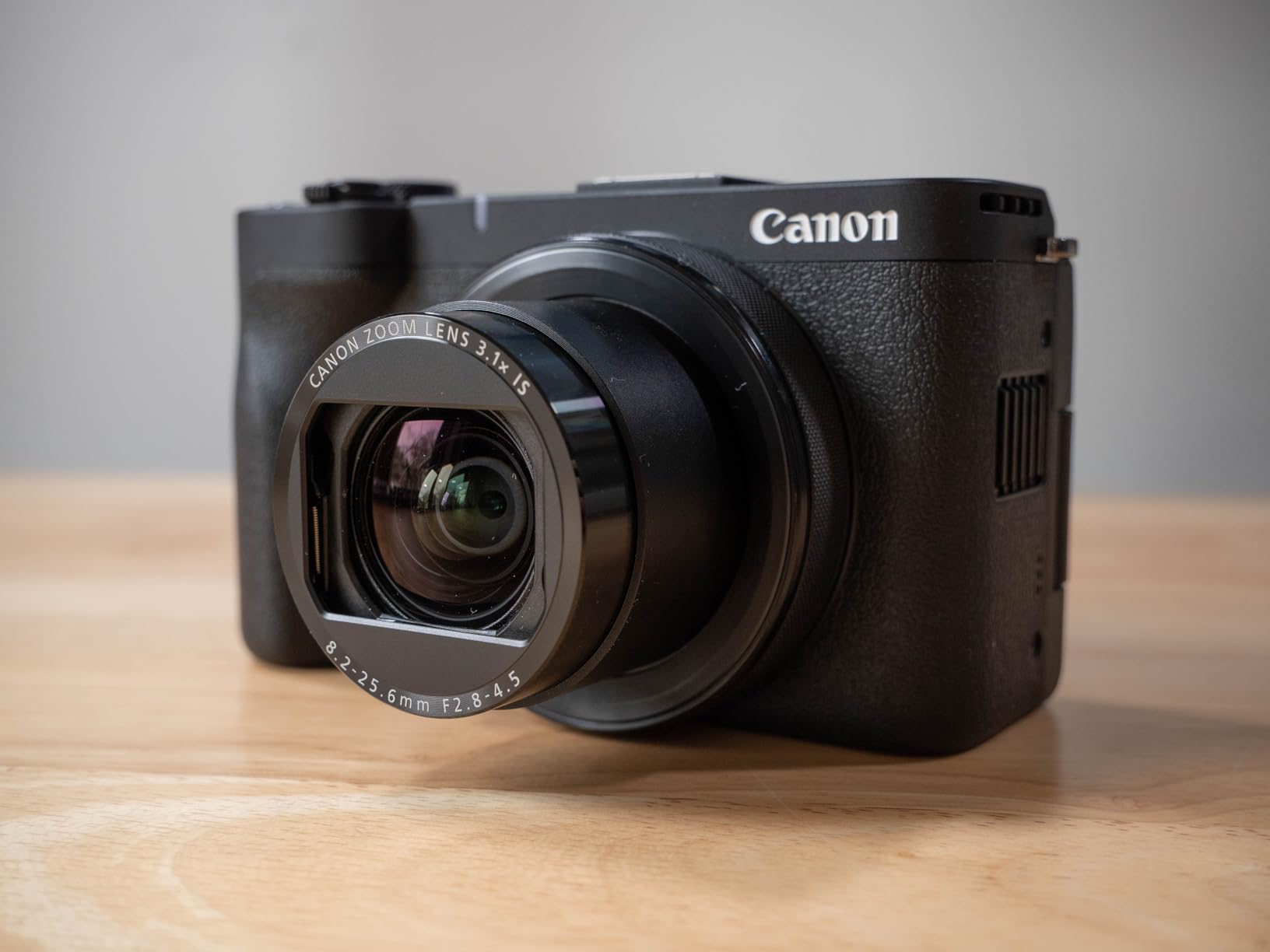 Canon PowerShot V1, Hybrid Camera, Built-in Ultra-Wide-Angle Zoom Lens, 4K Video, Vlogging, Live Streaming, Content Creation, Compact Design customer photo 1