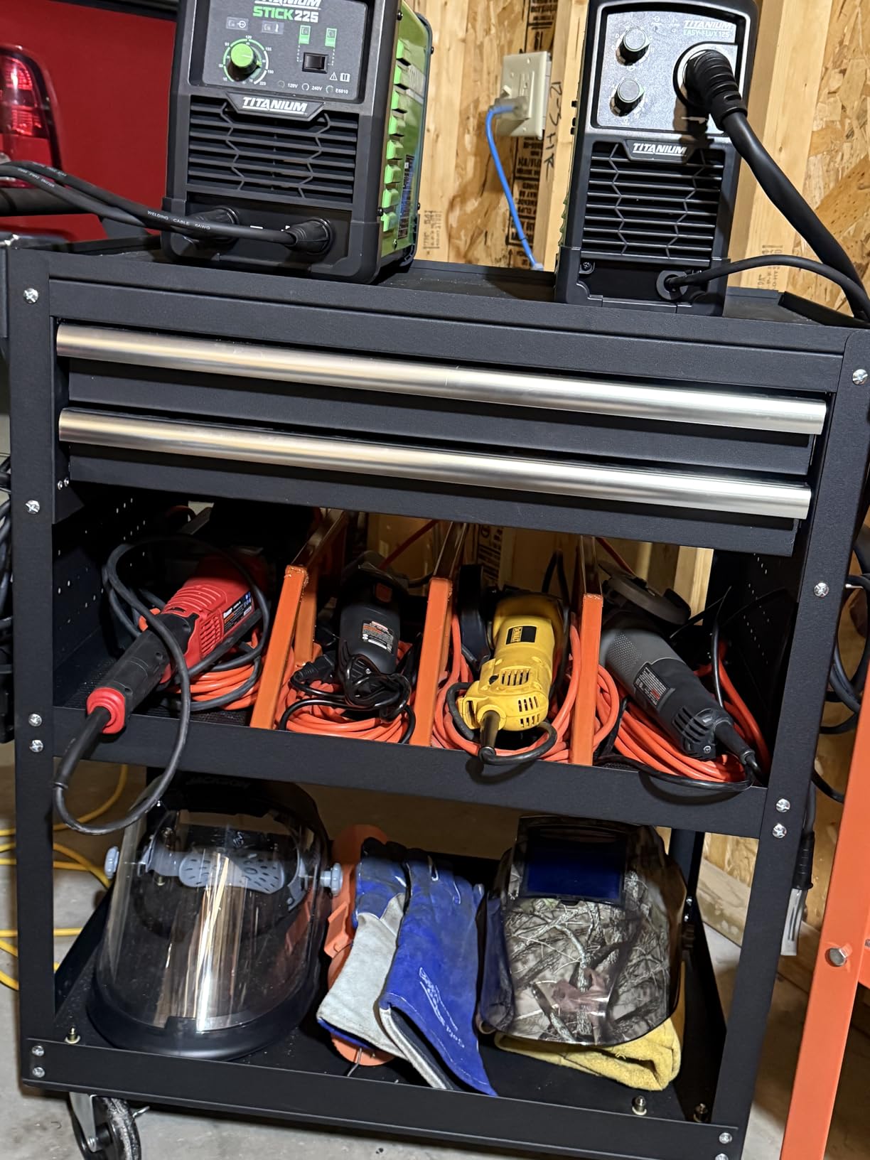 VEVOR 4-Tier Tool Cart with Wheels, 350 lbs Load Capacity, Rolling Work Cart with Drawer & Pegboard, Mechanic Tool Storage Organizer with Locking System for Garage, Warehouse and Repair Shop, Black customer photo 1