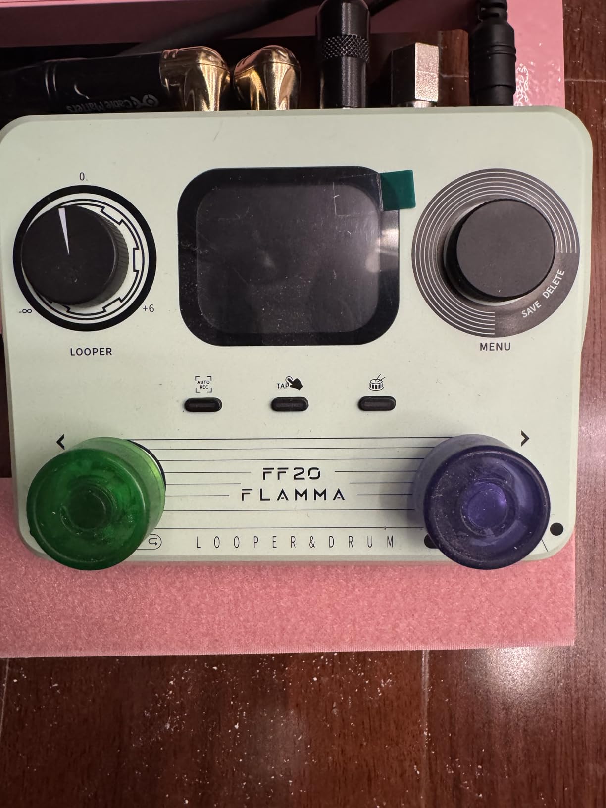 FLAMMA FF20 Looper Pedal Drum Machine, Drum Looper Guitar Pedal with Screen, 300 Min Recording, 220 Drum Grooves, 100 Loop Slots, Time Stretch, Auto Record, USB & Headphone Out, for Guitar and Bass customer photo 1