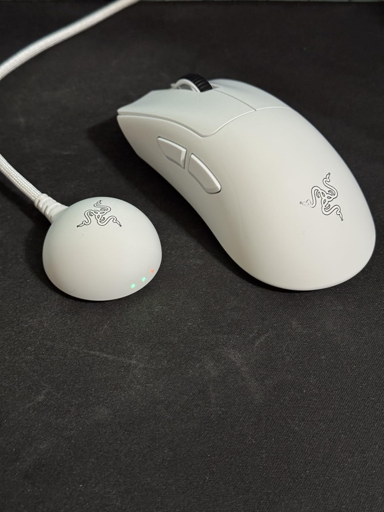 Razer DeathAdder V4 Pro Wireless Gaming Mouse: 56g Lightweight - HyperSpeed Wireless Gen-2 - Optical Scroll Wheel - Optical Switches Gen-4 - Focus Pro 45K Sensor Gen-2 - Up to 150 Hr Battery - Black customer photo 1