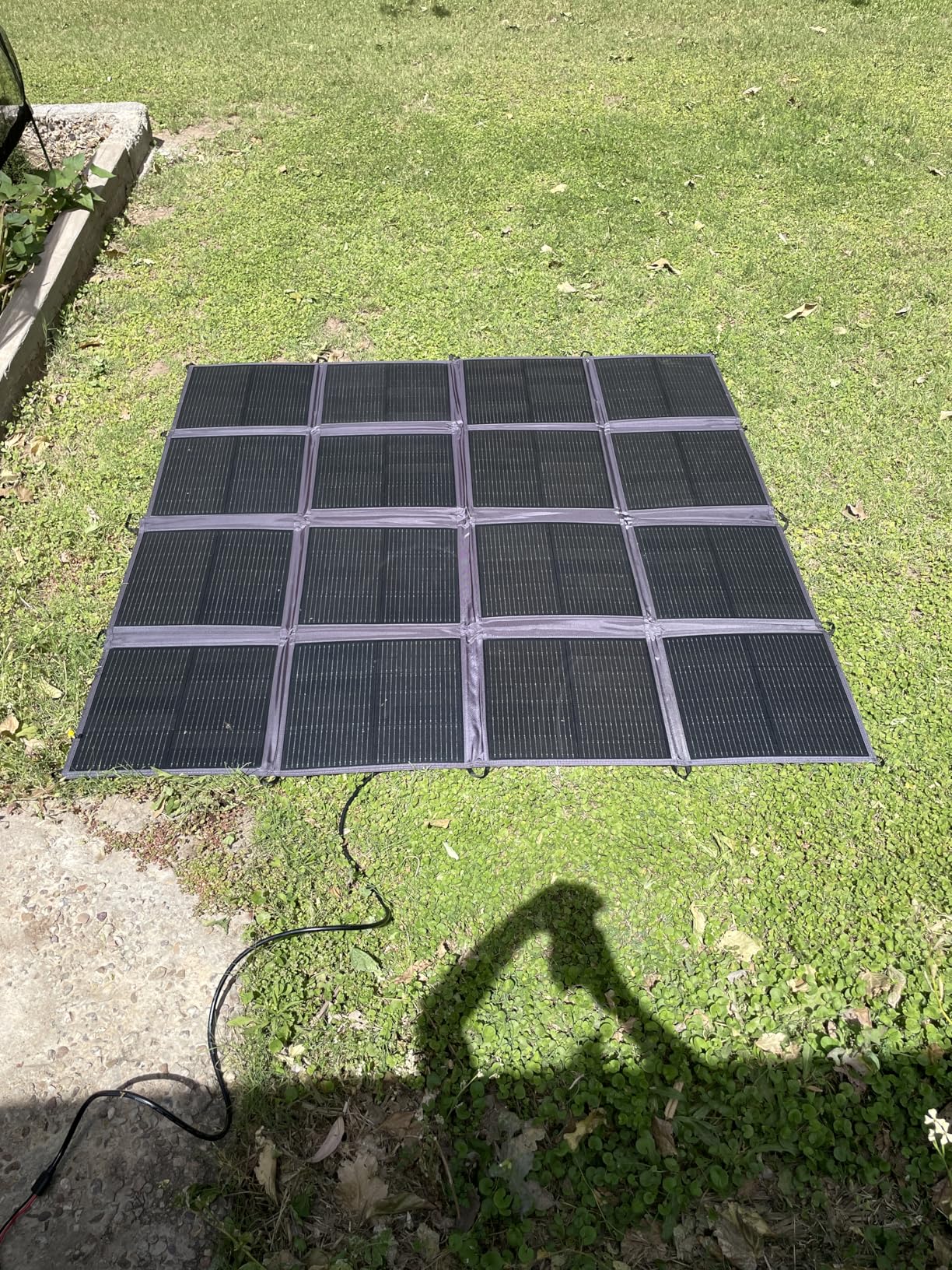 Renogy 400W Portable Solar Panel Blanket, 25% High Efficiency N-Type Foldable Solar Panel Charger for Power Station, Lightweight 16-Fold Space Save, Fast Setup for Camping, RV, Pickup, Marine Off-Grid customer photo 2