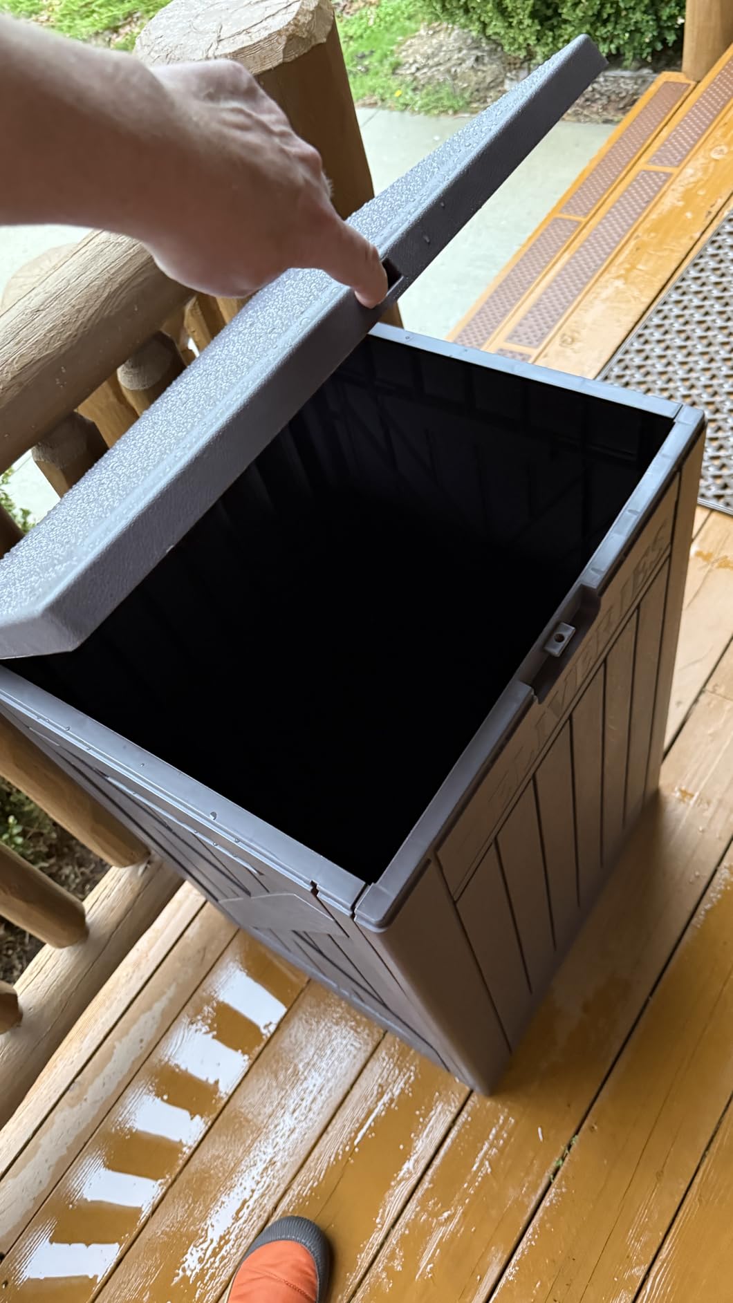 Greesum 52 Gallon Large Outdoor Package Delivery Box for Porch, Lockable Secure Double-Wall Resin Storage Box, Waterproof Deck Box for Package Protection, Black customer photo 2