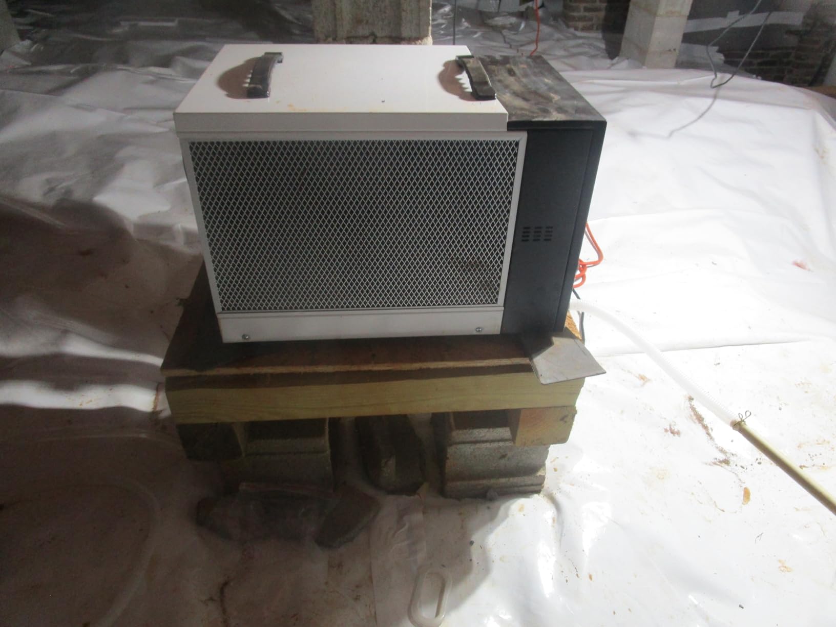 Waykar 125 Pint Crawl Space Dehumidifier with Drain Hose for Commercial, Basements, and Industry Water Damage Unit for Spaces up to 6500 Square Feet, Smart Humidity Control - 5-Year Quality Coverage customer photo 2