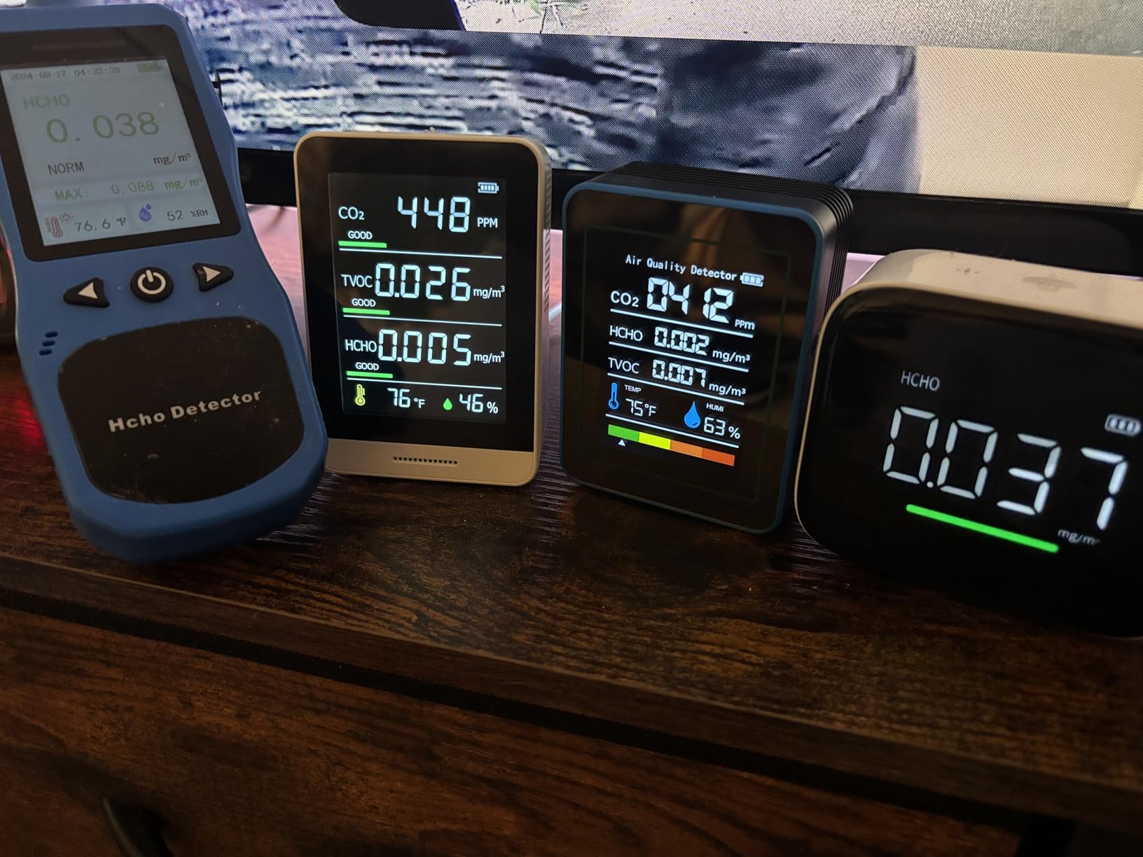 Formaldehyde Detector, Rechargeable HCHO Monitor with Vibration, Visual & Sound Alarms, Temperature Humidity Meter, Formaldehyde Air Quality Tester customer photo 1
