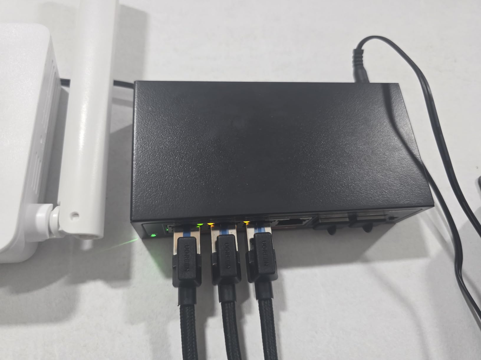 YuanLey 8-Port 10G Ethernet Switch, 8 x 10Gbps RJ45 Ports, Support 10G/5G/2.5G/1G/100Mbps Speed Auto-Negotiation, 160Gbps Switching Capacity, Unmanaged Switch Rackmountable, Plug and Play customer photo 1