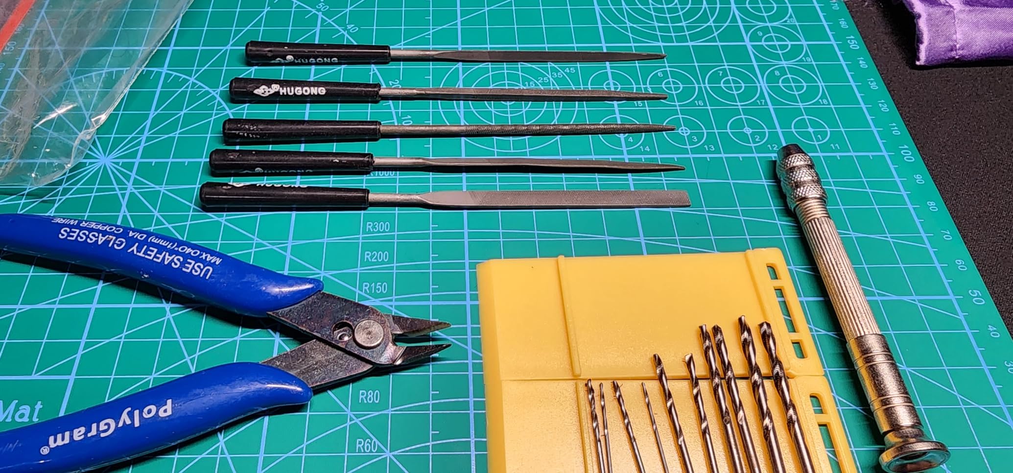 Gundam Tool Kit,103 Pcs Professional Model Tool Kit for Gundam, Modeling Tools for Plastic Models,Gunpla Tool Kits for Adults,Model Building Tools Hobby Tools Craft Set for Repairing and Fixing customer photo 1