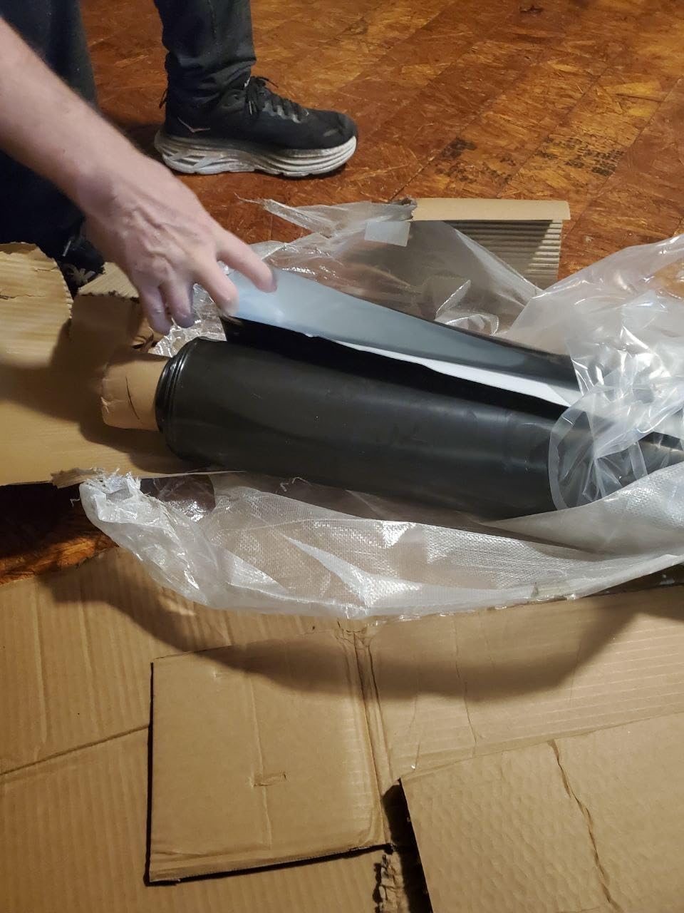 ALORAIR 10 mil Vapor Barrier for Crawl Space - 10' x 65' Heavy-Duty Plastic Sheeting - Black/White Panda Film - Crawlspace Encapsulation, Ground Cover, Drop Cloth - Commercial & Residential Use customer photo 1