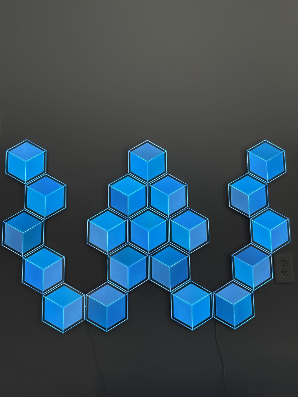 Govee Glide Hexagon Light Panels Ultra, RGBIC 3D Wall Lights with DIY Program, 60 Scenes and 129 Lamp Beads, Upgraded Gaming Light for Gaming Room, Compatible with Alexa, 10 Pack Meteor Gray customer photo 2