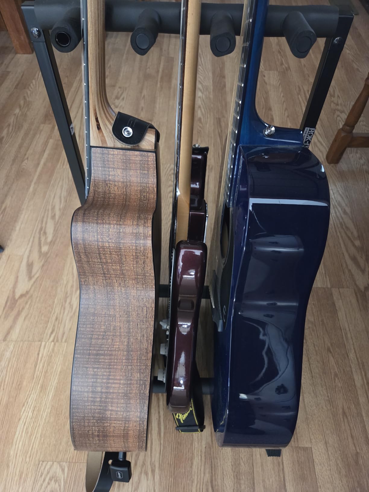 Rok-It Gator Multi Guitar Stand Rack with Folding Design, Holds up to 10 Electric or Acoustic Guitars (RI-GTR-RACK10) customer photo 2