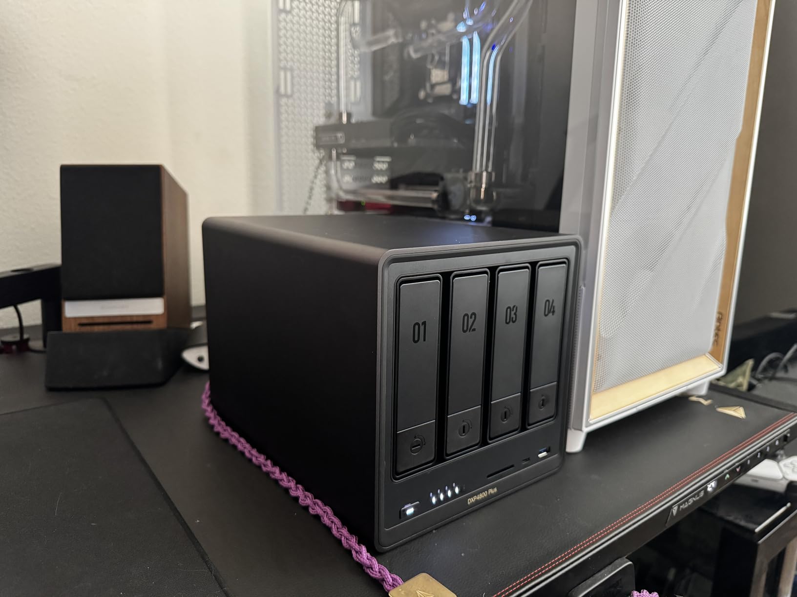 UGREEN NAS DXP6800 Plus 6-Bay Desktop NAS, Intel i3 1215u 6-Core CPU, 8GB DDR5 RAM, Built-in 128G SSD, 1x 10GbE and 1x 2.5GbE LAN Port, 2X M.2 NVMe Slots, 4K HDMI, Network Attached Storage (Diskless) customer photo 1