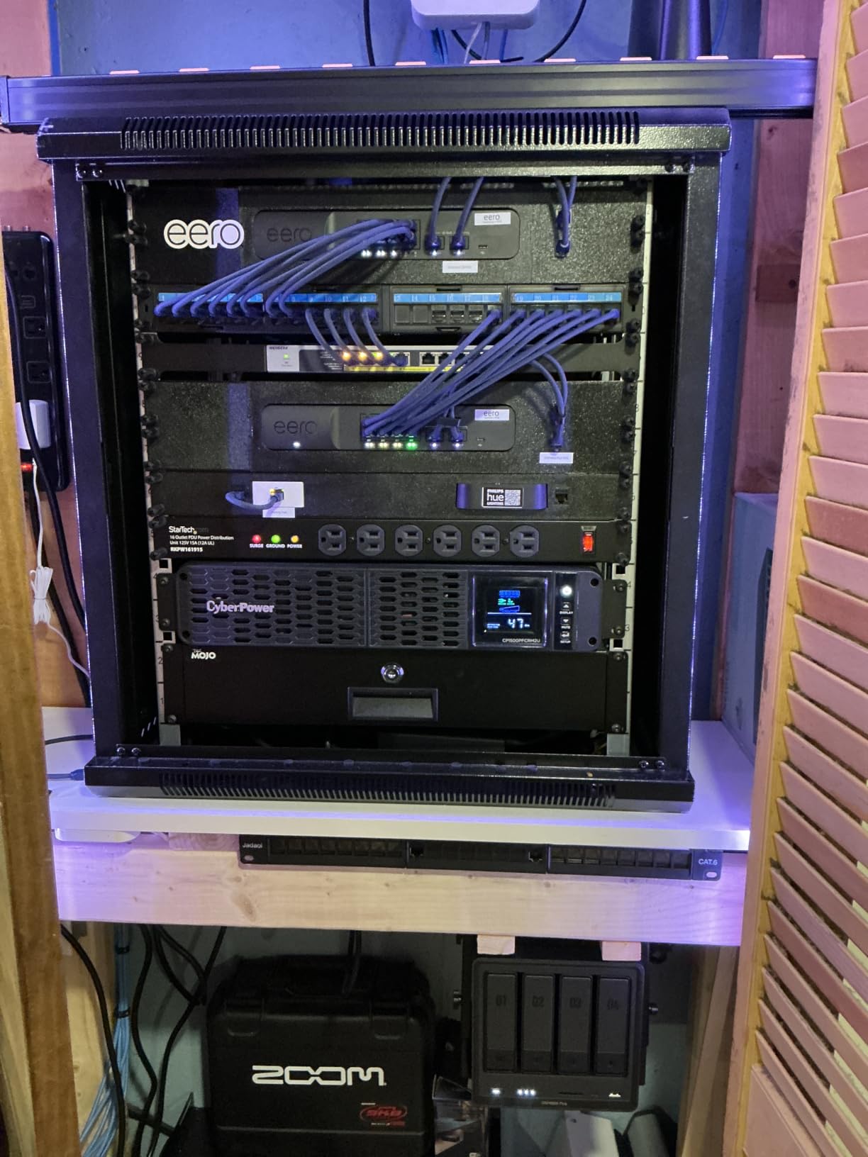 UGREEN NAS DXP6800 Plus 6-Bay Desktop NAS, Intel i3 1215u 6-Core CPU, 8GB DDR5 RAM, Built-in 128G SSD, 1x 10GbE and 1x 2.5GbE LAN Port, 2X M.2 NVMe Slots, 4K HDMI, Network Attached Storage (Diskless) customer photo 2