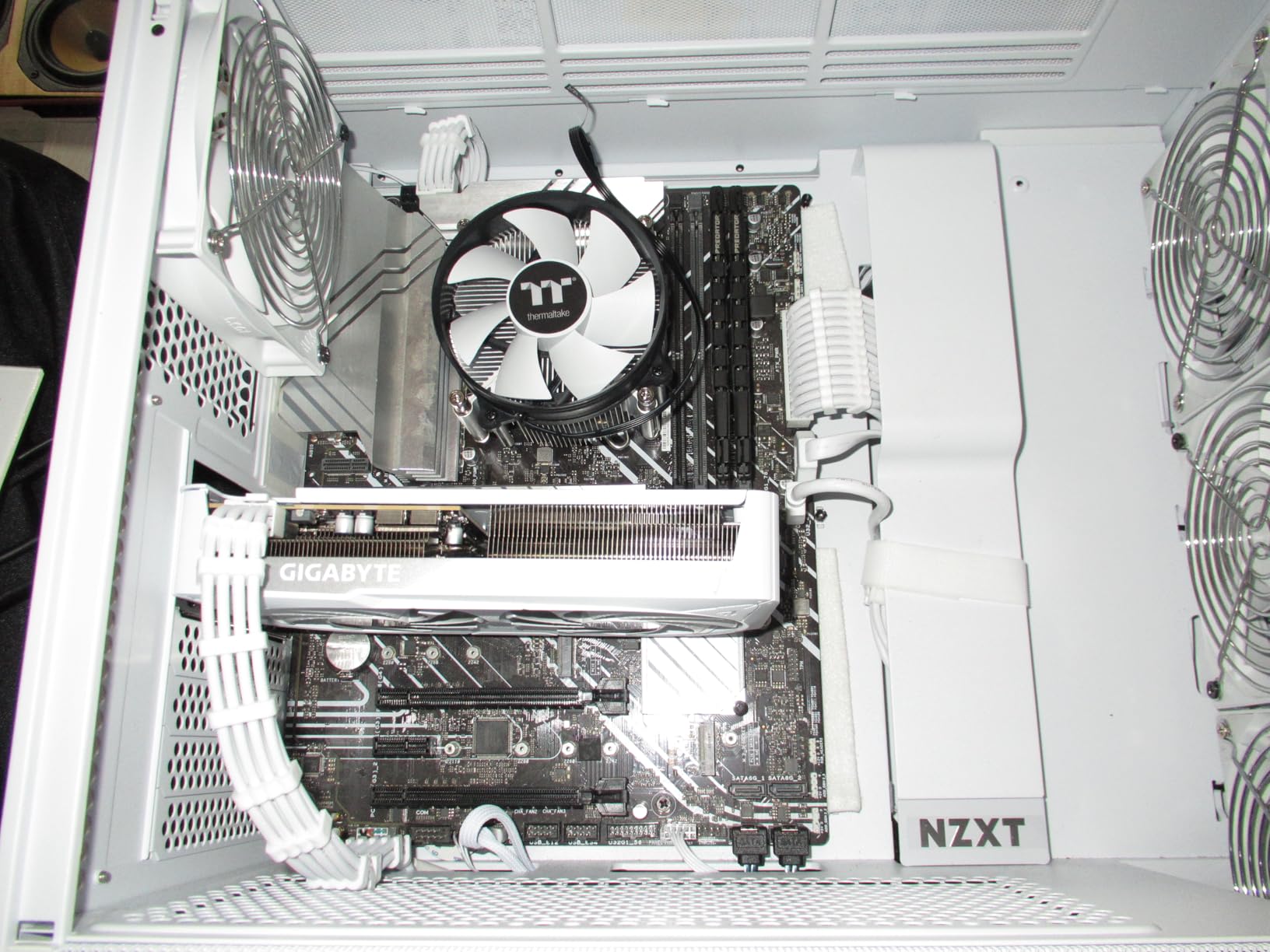 GIGABYTE GeForce RTX 5060 Eagle OC ICE 8G Graphics Card customer photo 2
