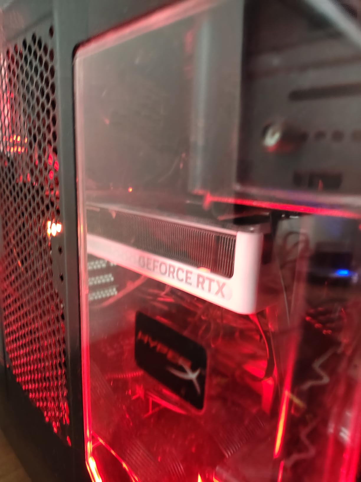 GIGABYTE GeForce RTX 5060 AERO OC 8G Graphics Card customer photo 2