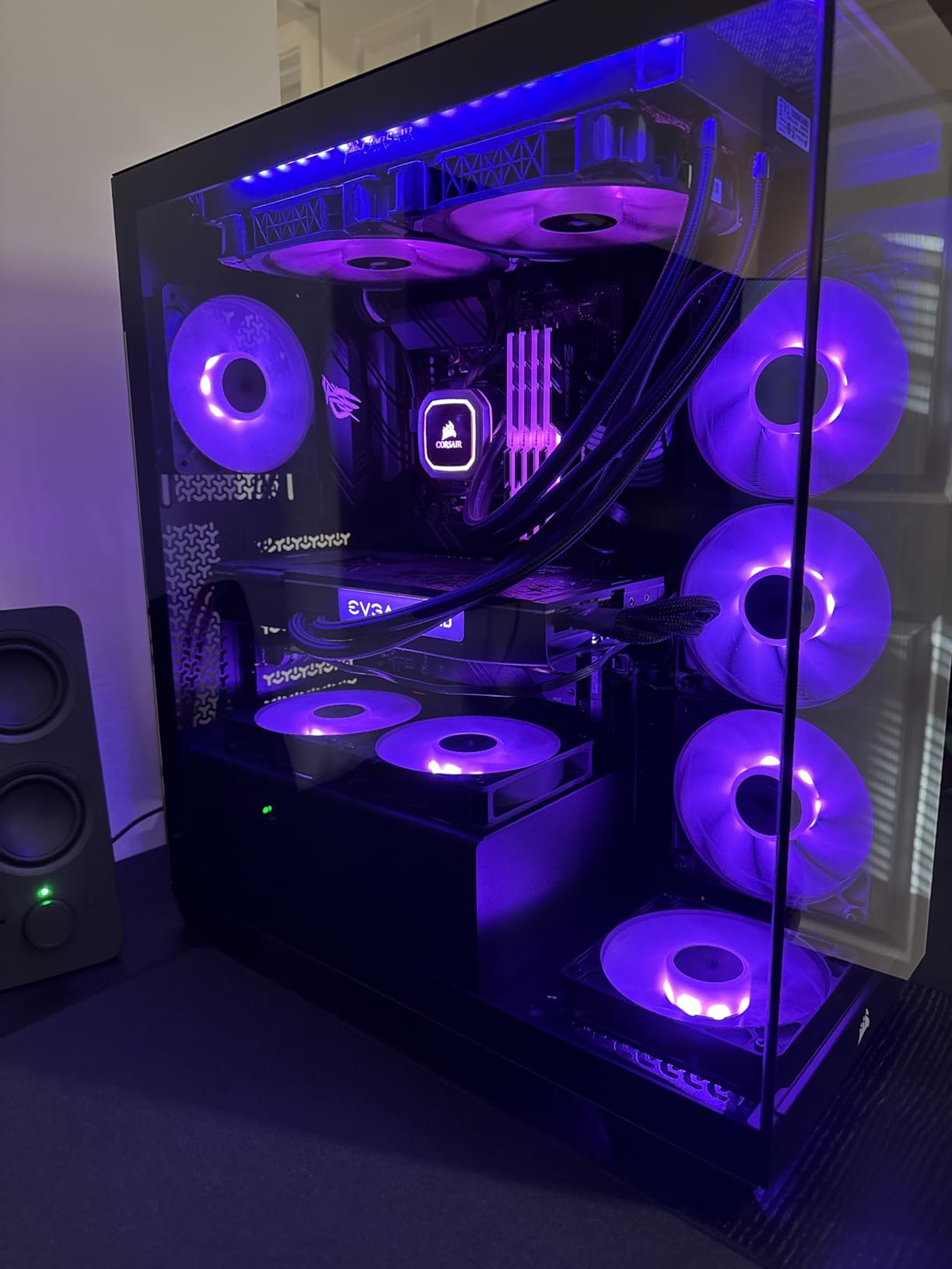 Corsair RS120-R ARGB 120mm PWM ARGB Reverse Fans - Reverse Rotor, +5V ARGB Connections, Eight RGB LEDs, High Static Pressure, Daisy-Chain, Magnetic Dome Bearing, Zero RPM Mode - Triple Pack - Black customer photo 2