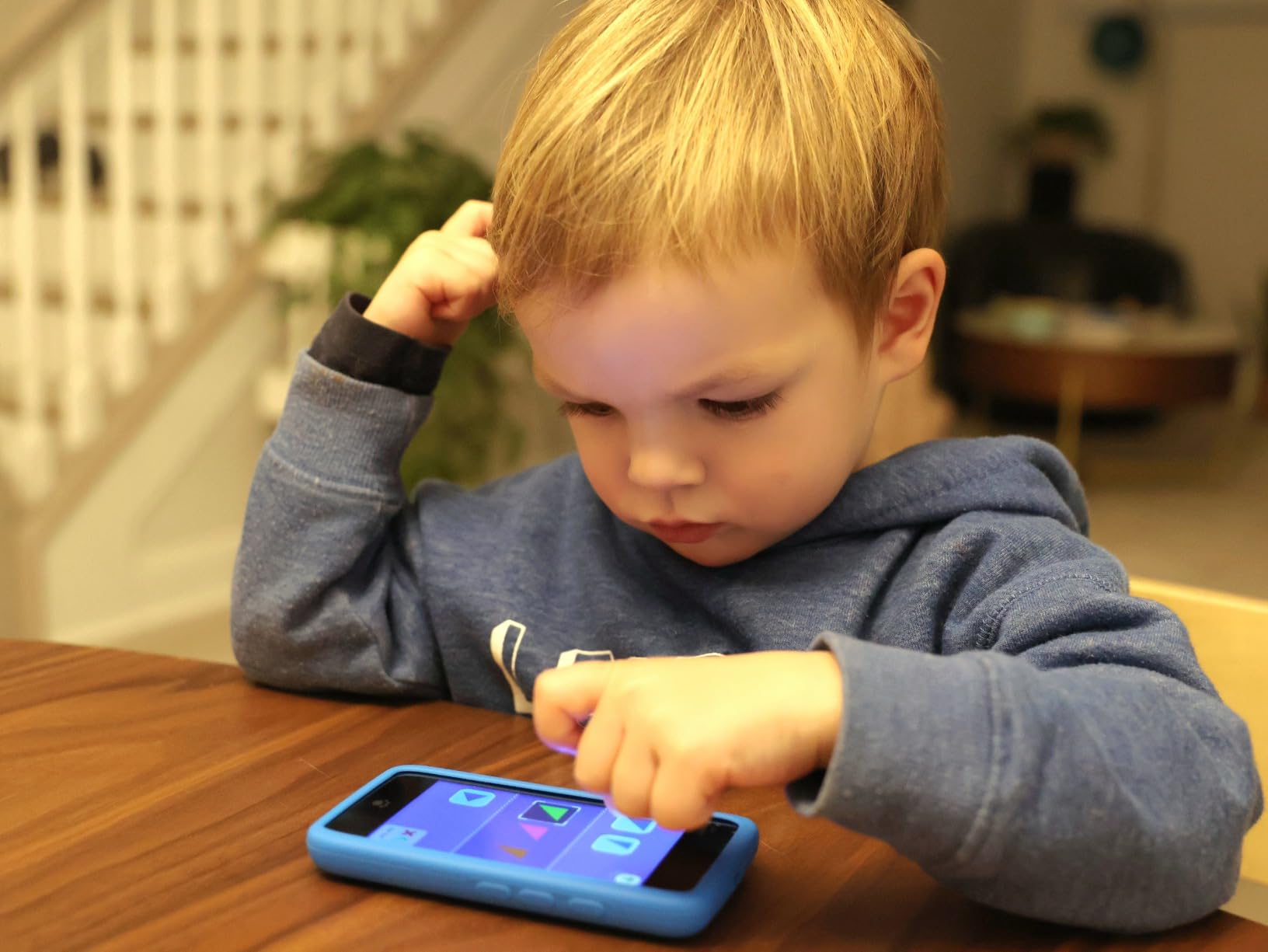MOMILLA Kids Smart Phone with Dual Camera, 3.97