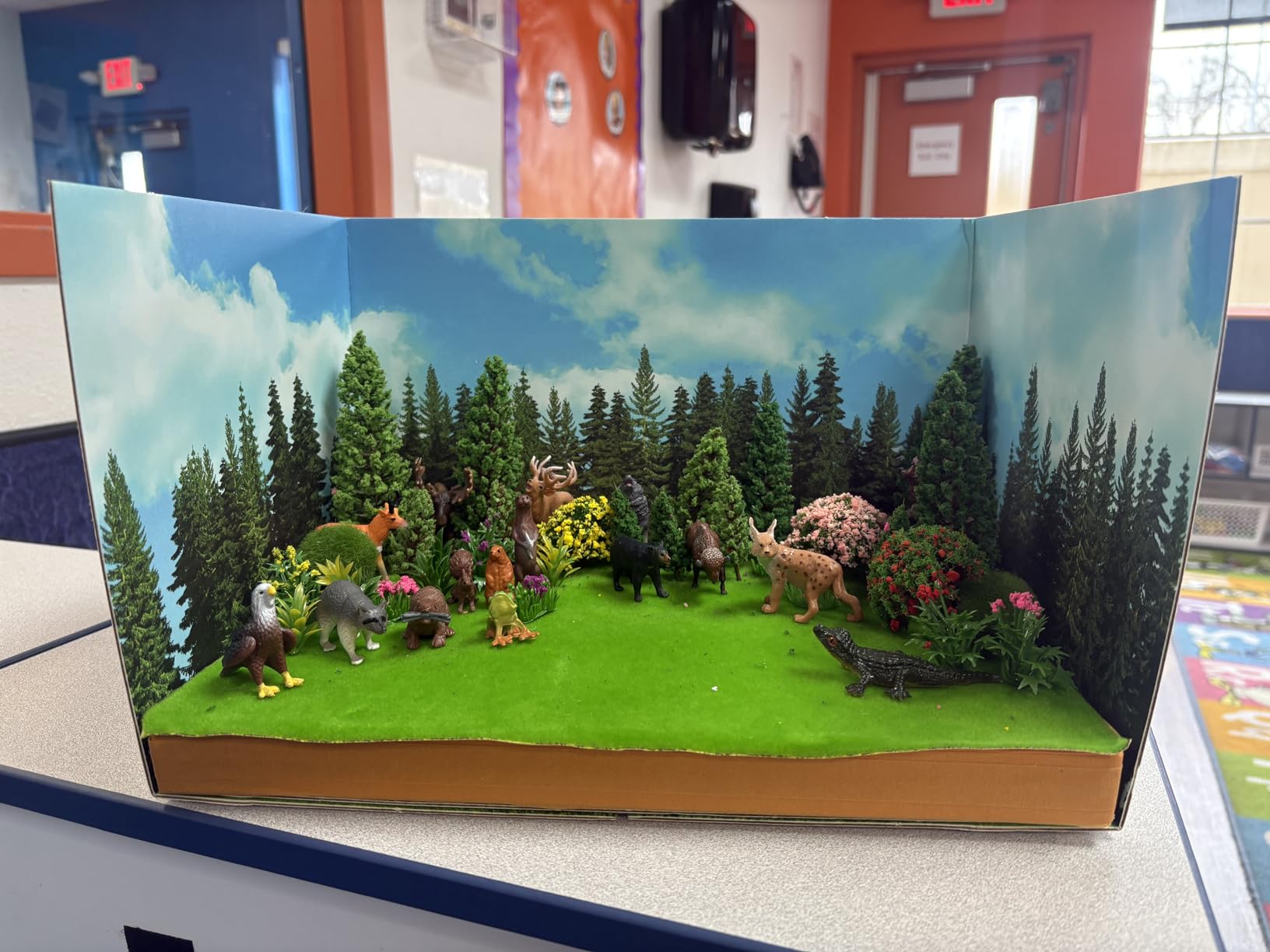 codree 65 Pcs Jungle Diorama Kit Habitat Project Box Set, Cardboard Diorama Box Animals Model Scenery Kit, Animal Figurines Rainforest Diorama Supplies for DIY Crafts Birthday Gifts Party Favor customer photo 2