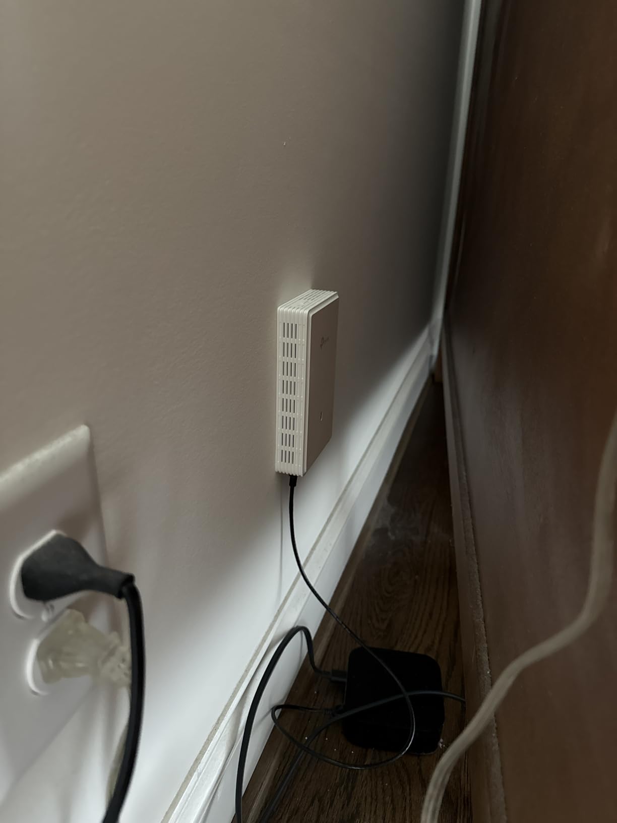 TP-Link Omada WiFi 7 Wall Plate Wireless Access Point | BE5000 Dual Band | 2.5G PoE Input Port | 1 * 2.5G+2 * 1G Downlink Port | Seamless Roaming | 5-Year Warranty | Omada Remote Managed (EAP725-Wall) customer photo 1