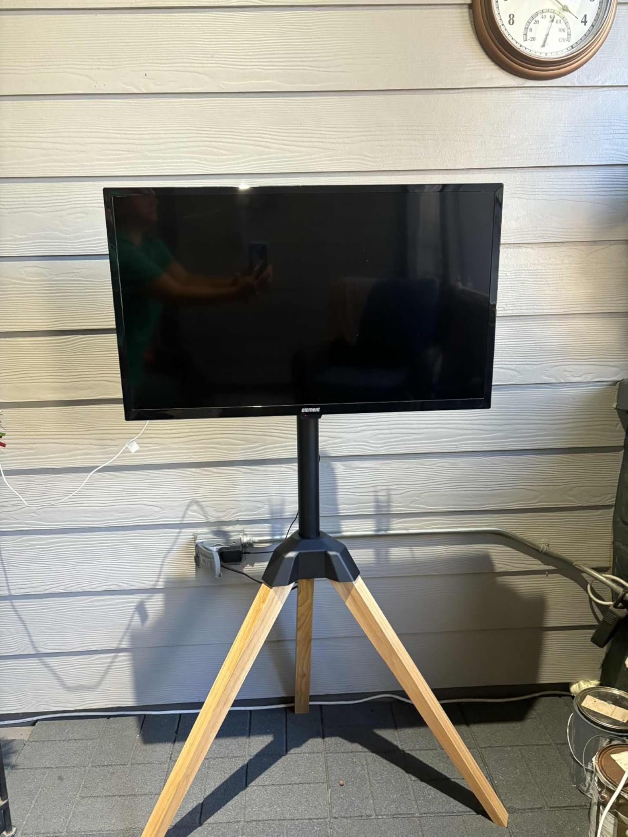 Afaloona Wood Easel TV Stand for 32 to 65 Inch LCD LED OLED Screen, 25°Swivel Tripod TV Mount Portable Height Adjustable TV Floor Stand for Studio, Office, Bedroom Living Room, VESA 600x400mm customer photo 1