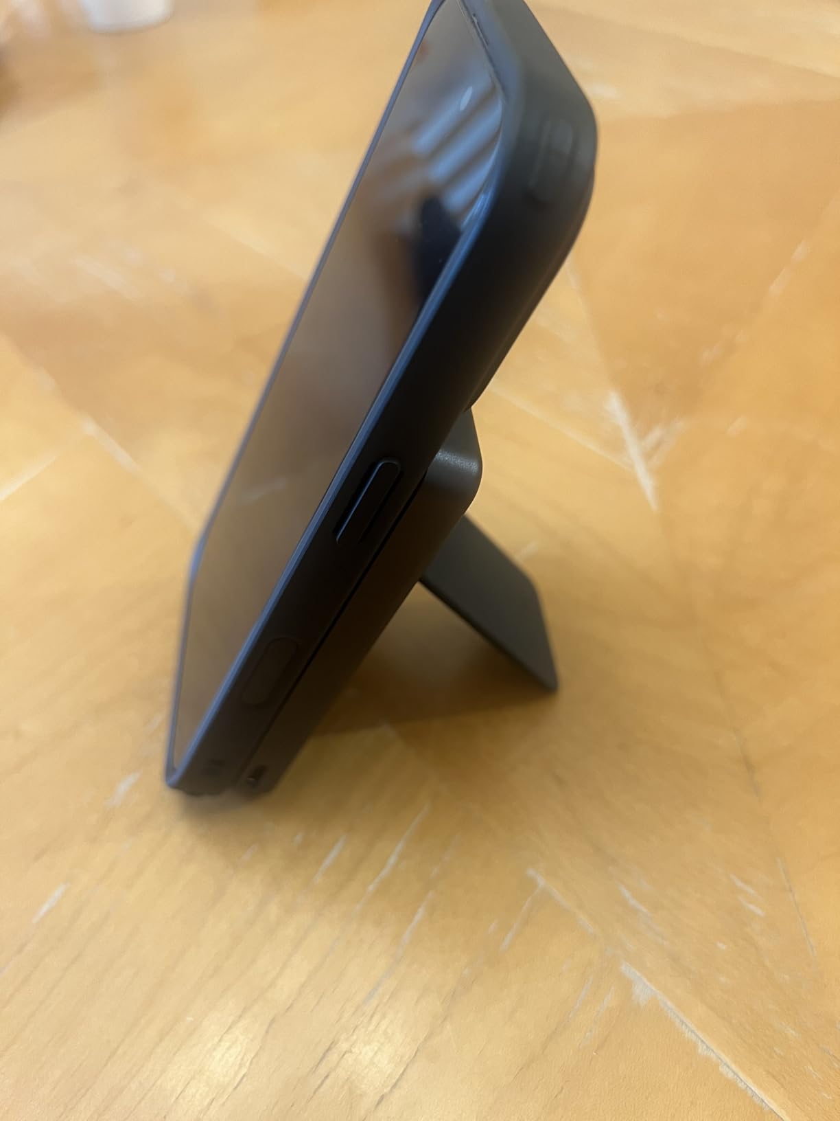 Mophie Powerstation Wireless Slim with Stand 10,000mAh Power Bank - MagSafe Compatible, 15W Qi2-Certified, 30W USB-C PD customer photo 2