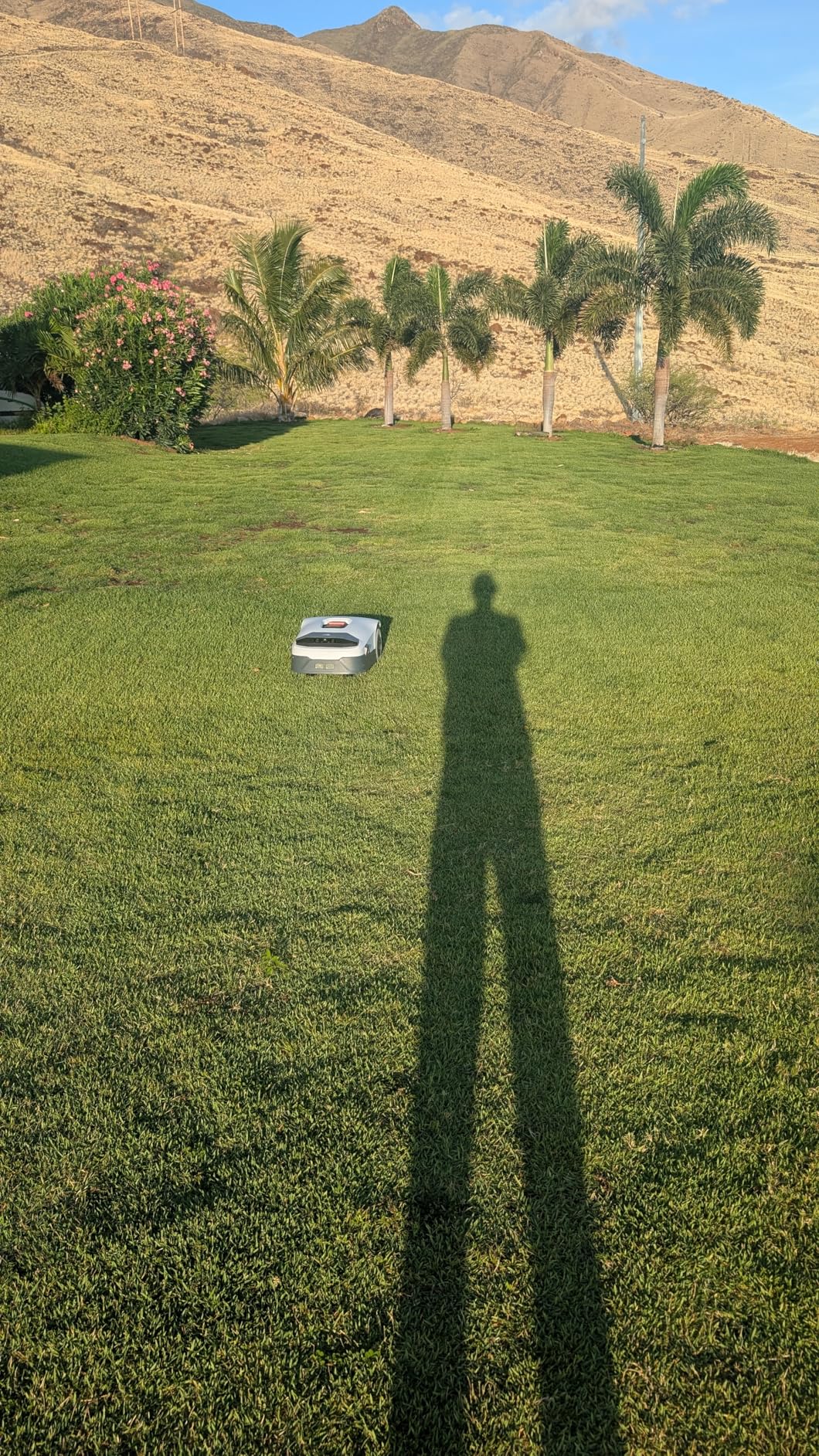 ANTHBOT Genie1000 Robot Lawn Mower - NO Wire, Full Band RTK+4-Eye Vision Robotic Lawnmower for 1/2 Acre, Auto Mapping, Multi-Zone Management, Accurate Obstacle Avoidance, Intelligent Path Planning customer photo 2