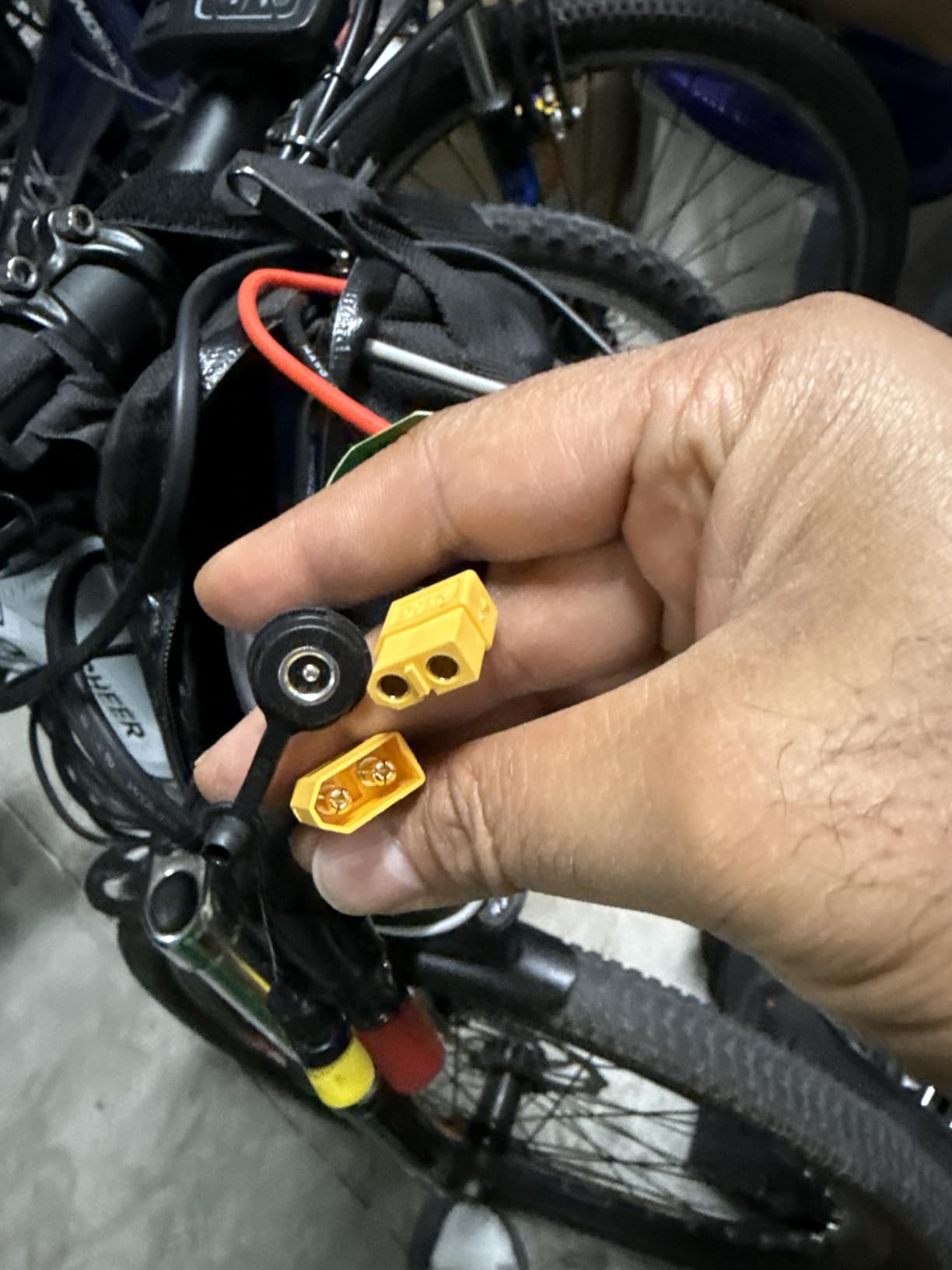 36V Lithium Battery Pack 8Ah/10Ah, Built-in 25A BMS, XT60 SM Connector, w/ 2A Charger, for 100W-600W DIY Projects (36V 8Ah) customer photo 2