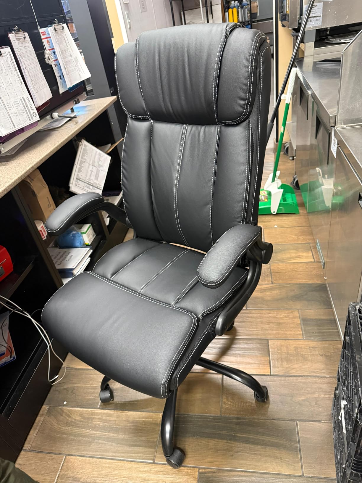 BESTFAIR Ergonomic Office Chair - Desk Computer Chair Leather High Back Executive Chairs with Adjustable Lumbar Support and Flip Up Arms Rocking Black customer photo 2
