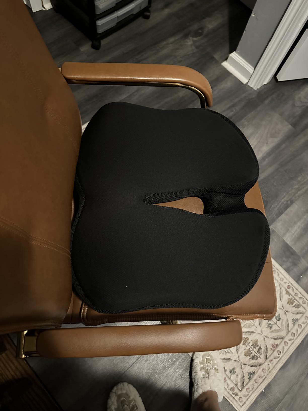 AUVON Ergonomic Donut Pillow Seat Cushion for Hemorrhoid & Tailbone Pain Relief, Thick Memory Foam Chair Cushion with Firm Support for Coccyx, Sciatica, Pressure Sores, Pregnancy, Postpartum Recovery customer photo 2
