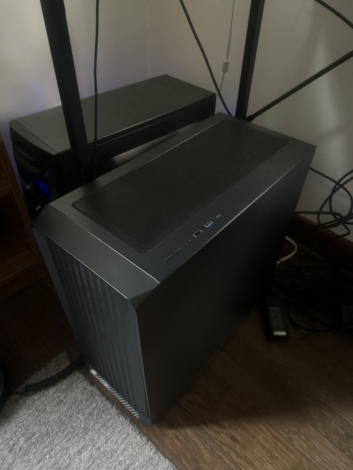 MONTECH X5M - Micro ATX Gaming PC Case, High Airflow, 4x120mm ARGB Fans Pre-Installed, Glass Side Panel, Carbon Fiber Print Accents, Black customer photo 2